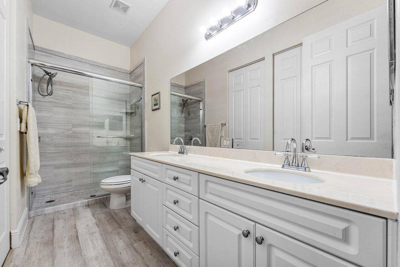 2611 VENETIAN Drive, Boynton Beach, FL 33426 Updated Master Bath