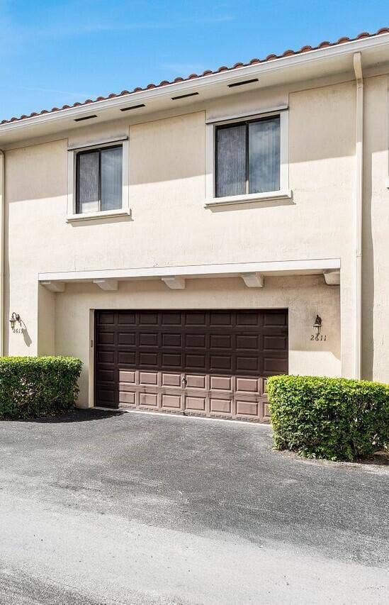 2611 VENETIAN Drive, Boynton Beach, FL 33426 Large 2-Car Garge