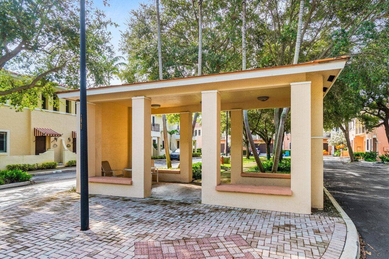 2611 VENETIAN Drive, Boynton Beach, FL 33426 Just outside your front door...