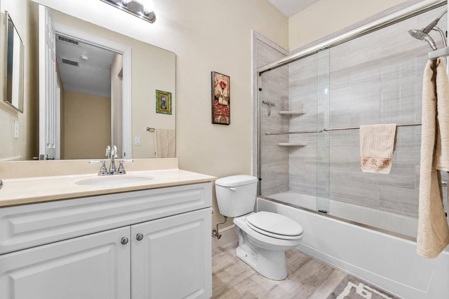 2611 VENETIAN Drive, Boynton Beach, FL 33426 Updated Guest Bathroom
