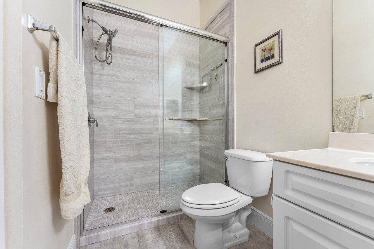 2611 VENETIAN Drive, Boynton Beach, FL 33426 Updated Master Bath Close-Up