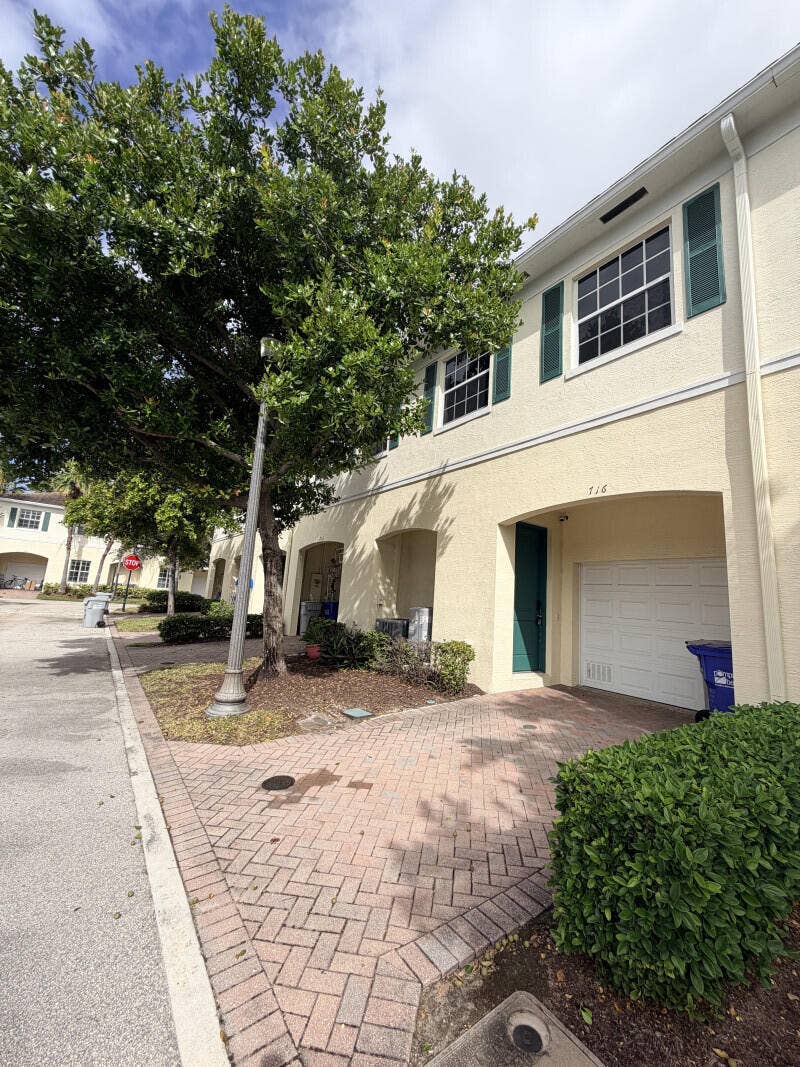 Property photo for 716 SW 2nd Way, Pompano Beach, FL