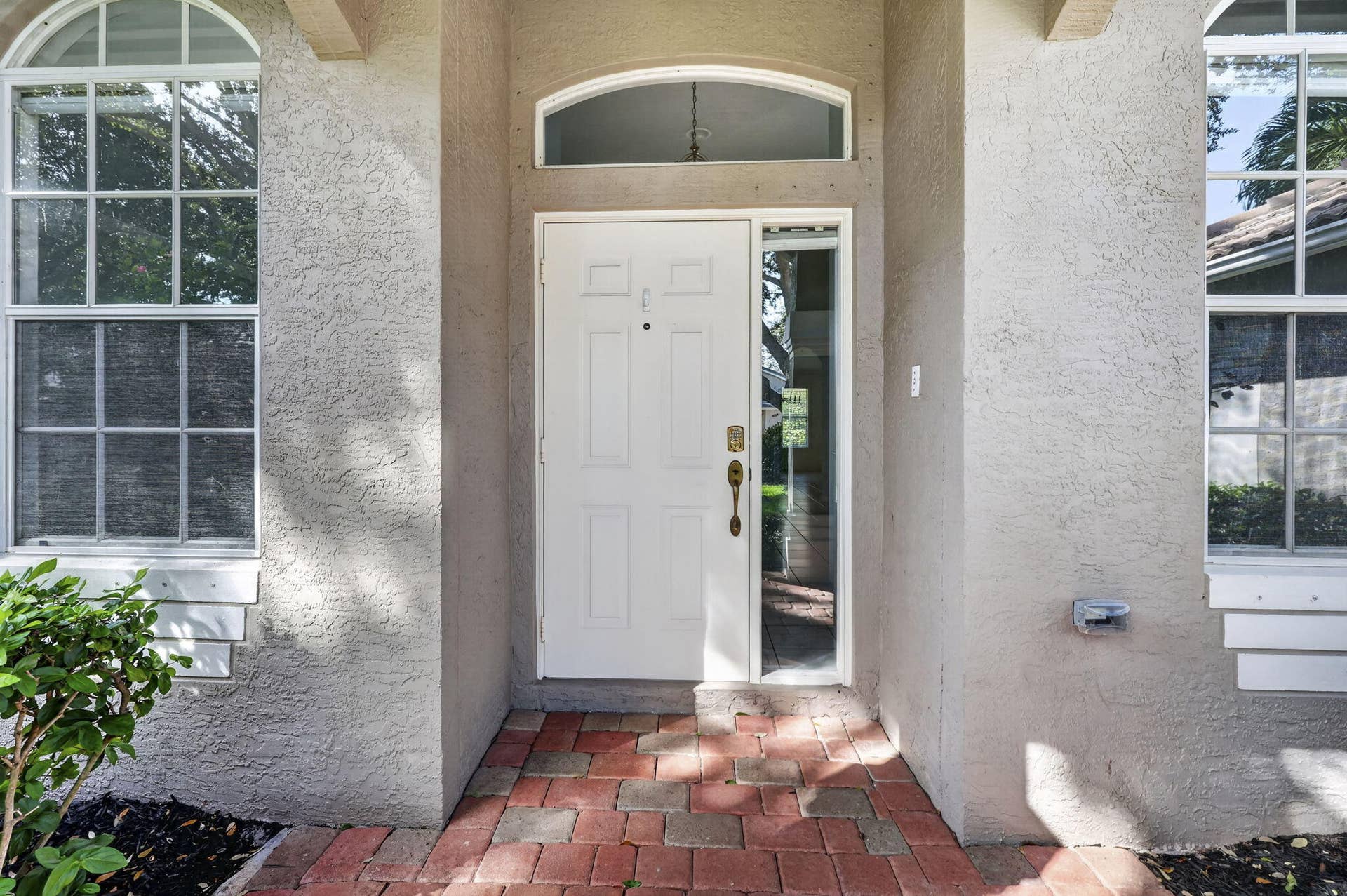 483 OTTER Lane N, Jupiter, FL 33458 008