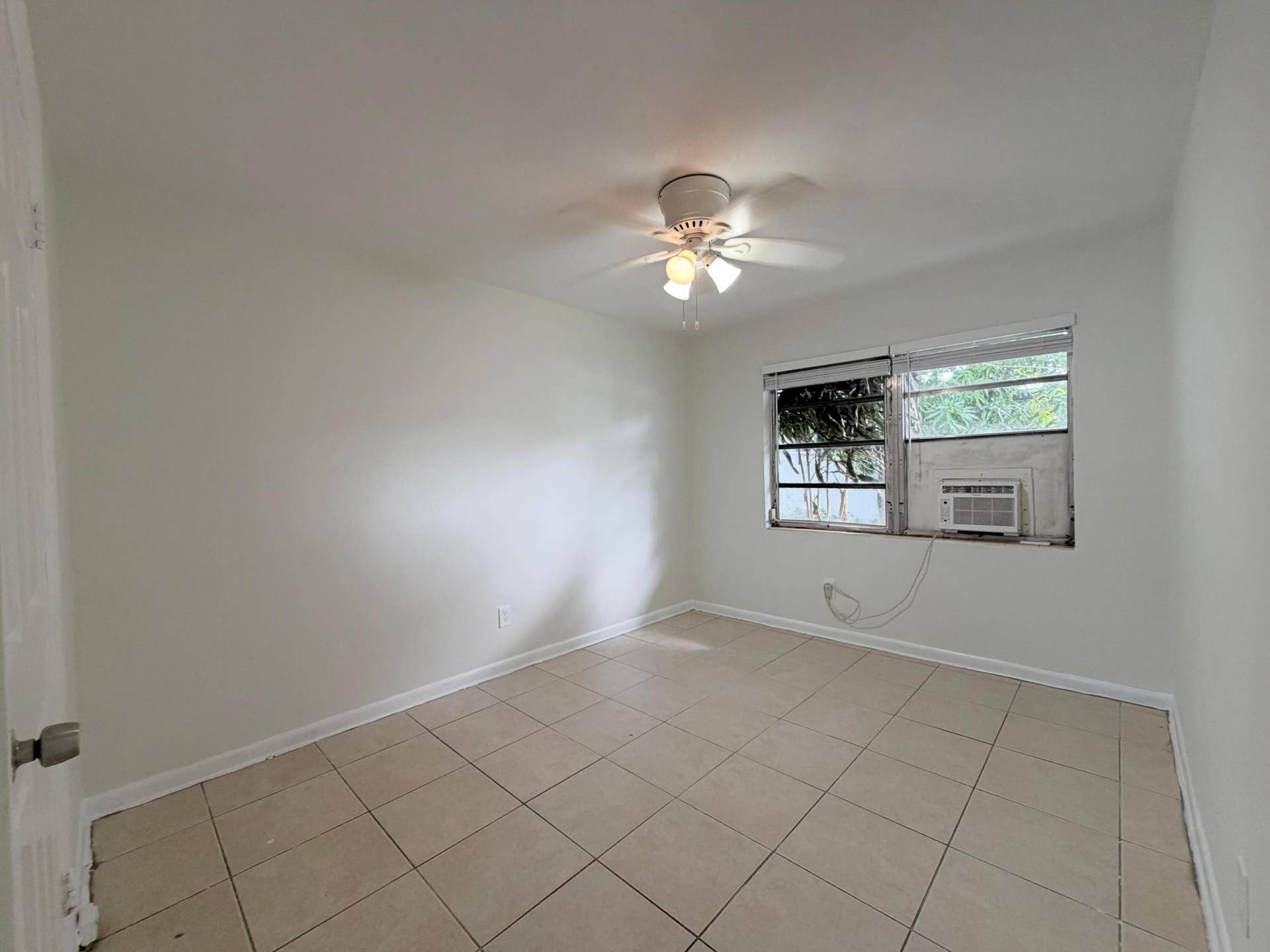 815 2ND Street, #2, West Palm Beach, West Palm Beach, FL 33401 WhatsApp Image 2026-10-27 at 14.24.33 (2