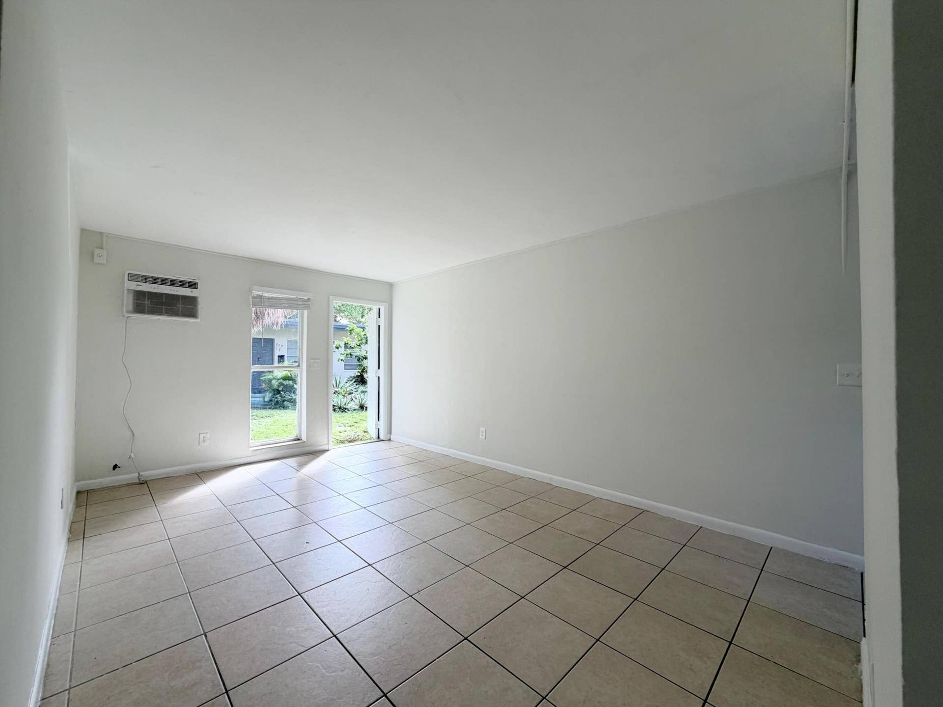 815 2ND Street, #2, West Palm Beach, West Palm Beach, FL 33401 WhatsApp Image 2026-10-27 at 14.24.25