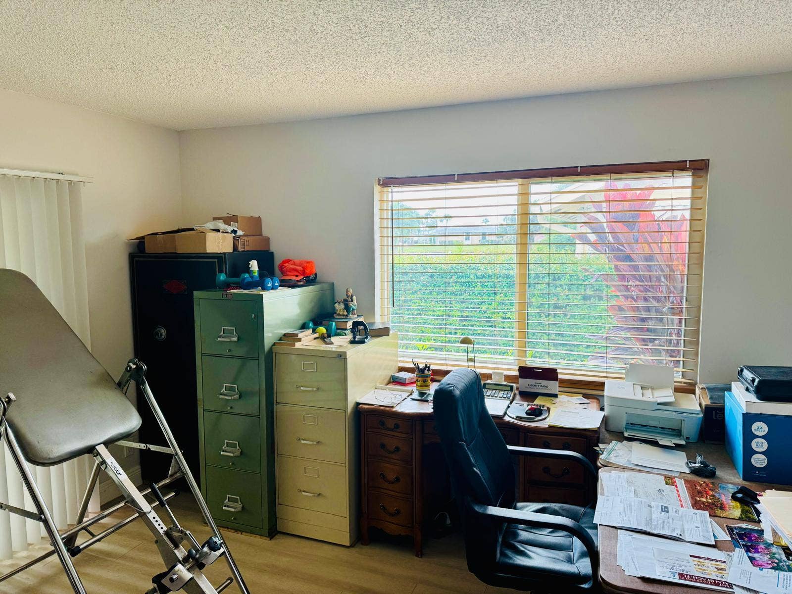 3rd bedroom ( office)
