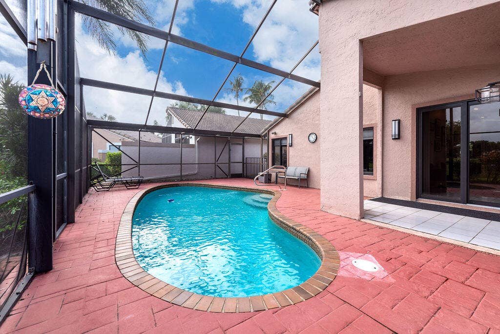 15408StrathearnDrive-15