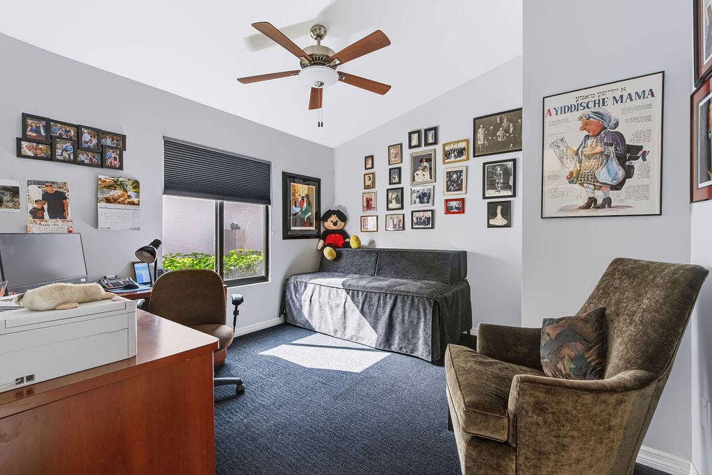 15408StrathearnDrive-38