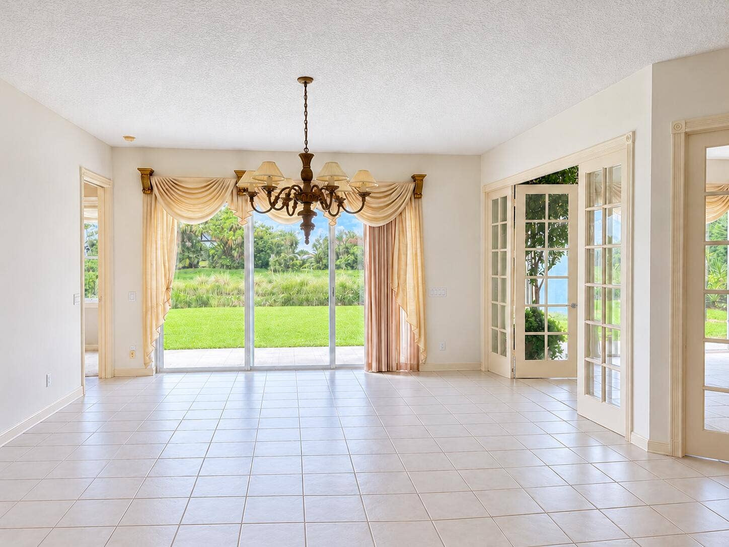 1705 FLAGLER MANOR Circle, West Palm Beach, FL 33411 Family Room