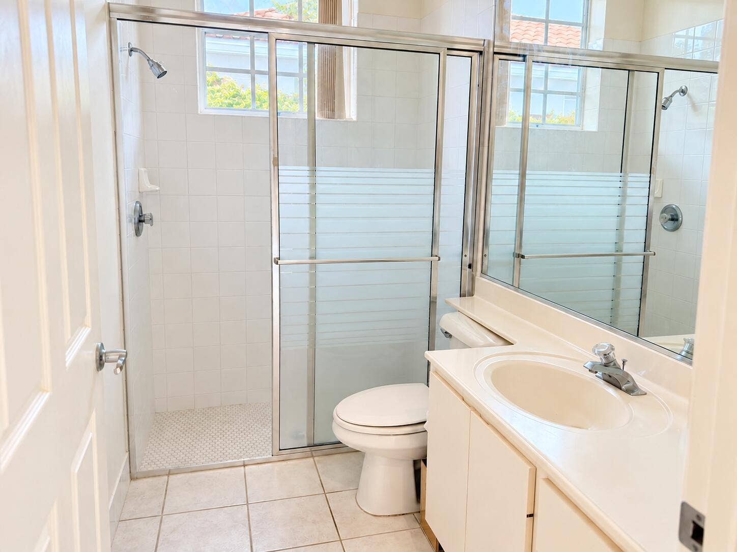 1705 FLAGLER MANOR Circle, West Palm Beach, FL 33411 Cabana Bath