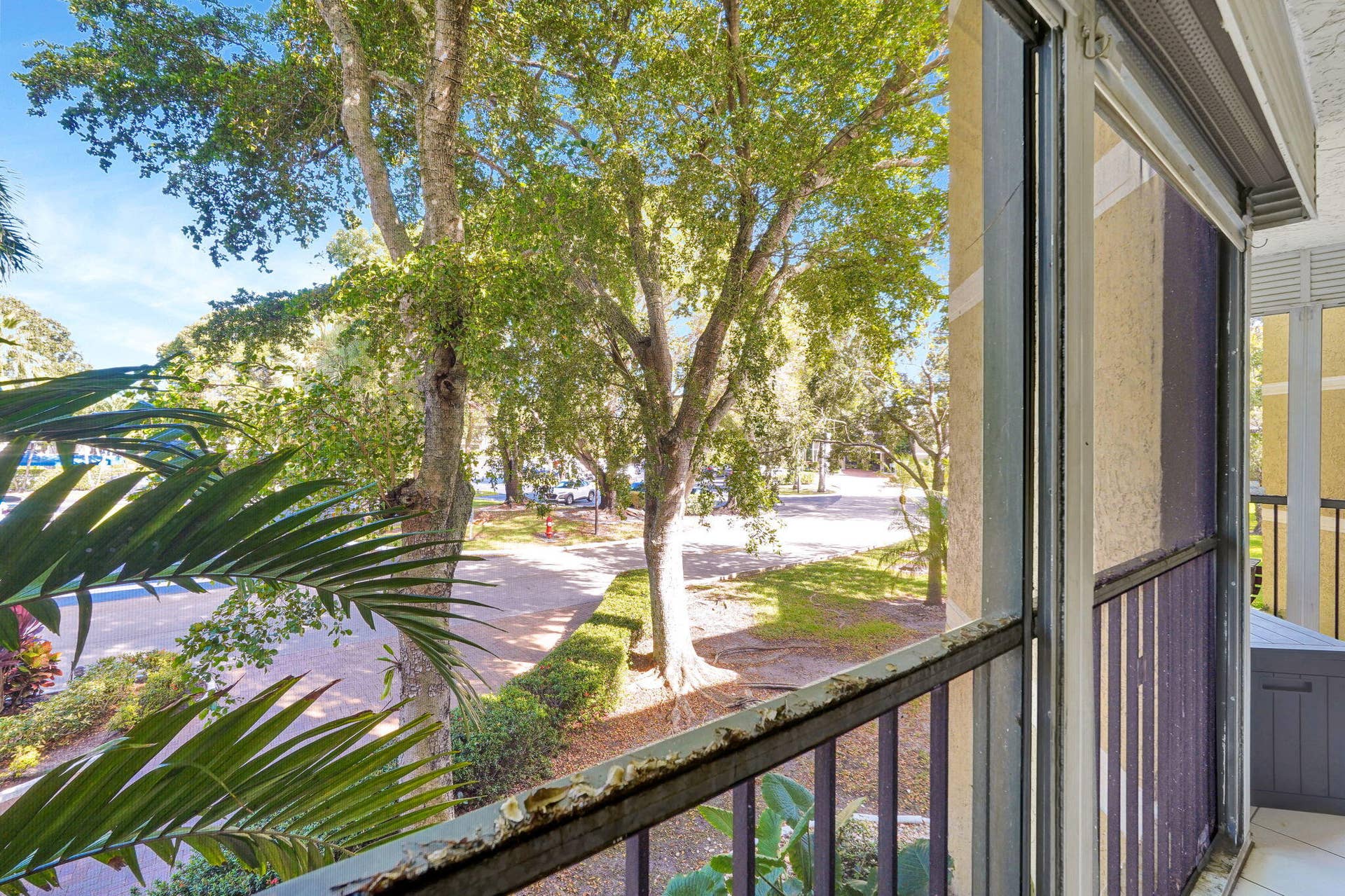 16200 Golf Club Road, #206, Weston, FL 33326 Patio