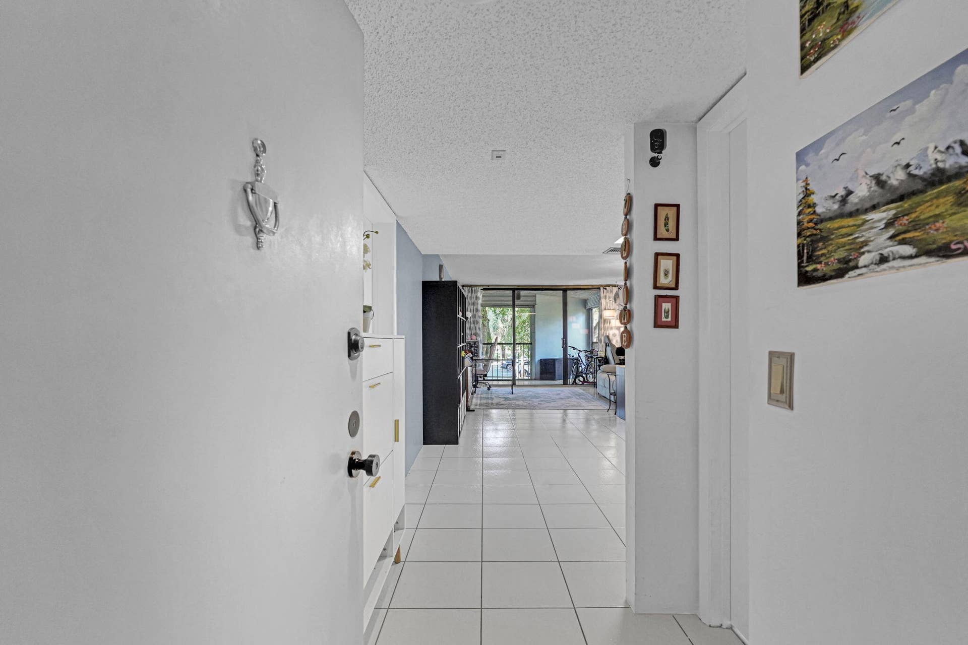 16200 Golf Club Road, #206, Weston, FL 33326 Entry way