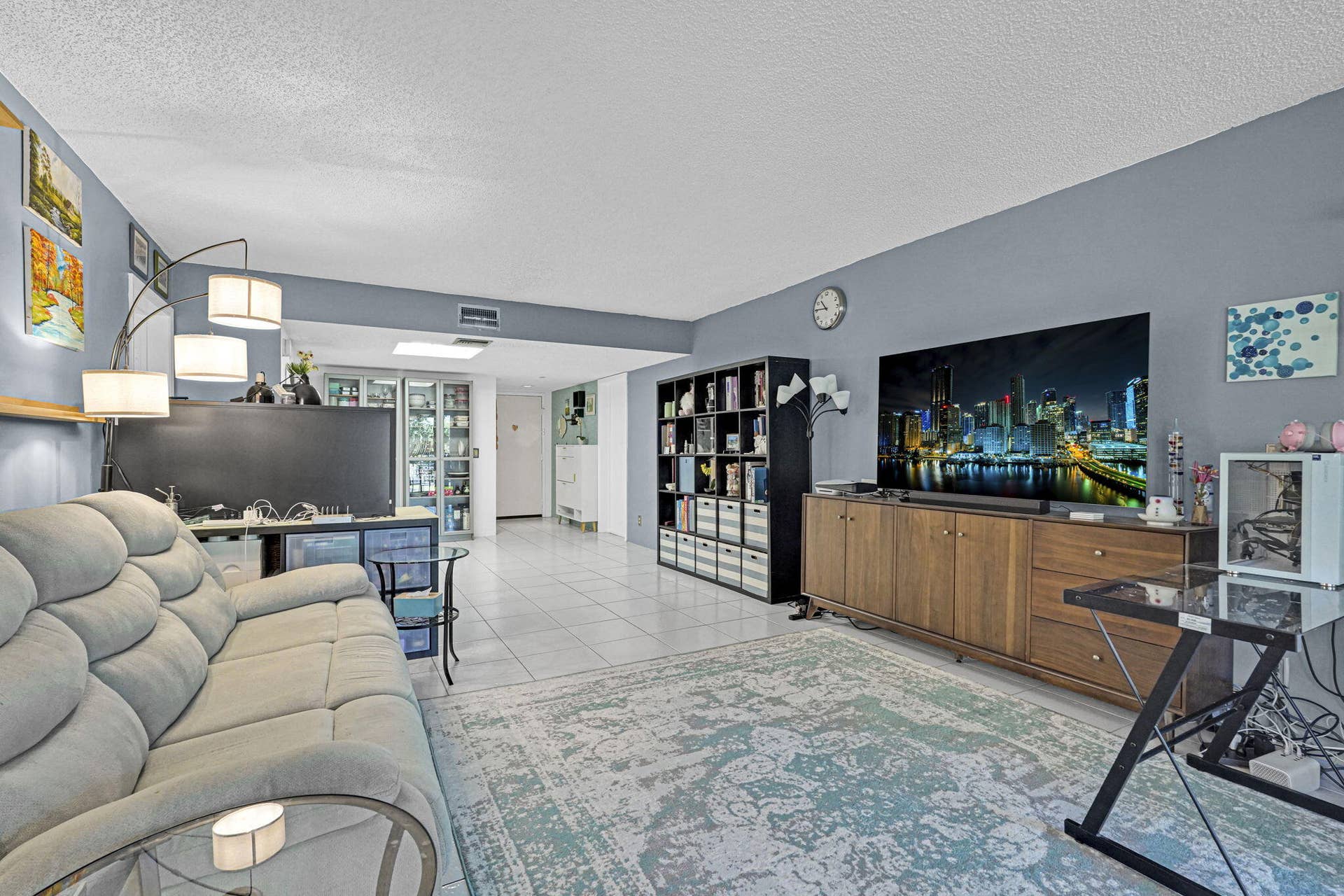 16200 Golf Club Road, #206, Weston, FL 33326 Living room