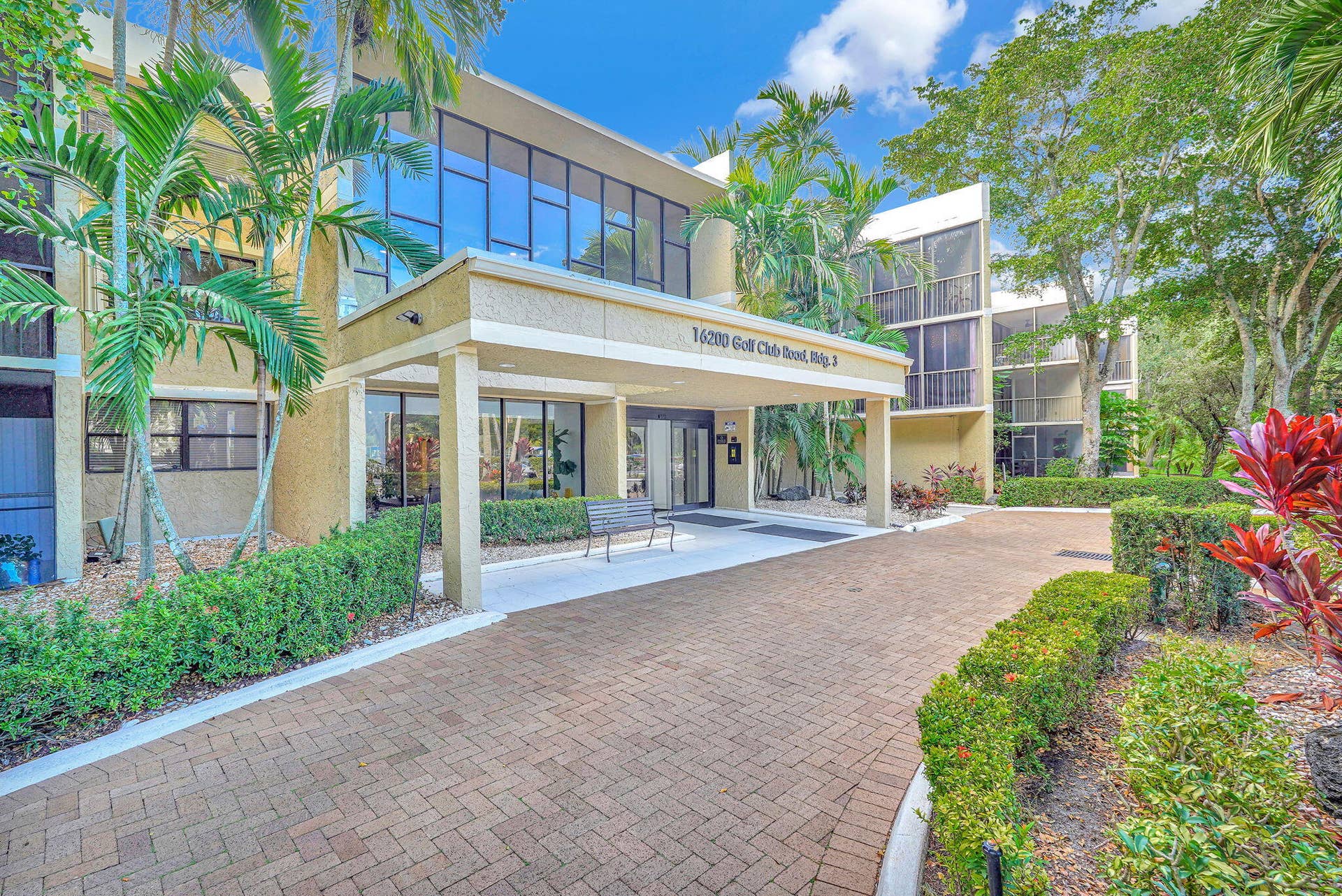 16200 Golf Club Road, #206, Weston, FL 33326 Building entrance