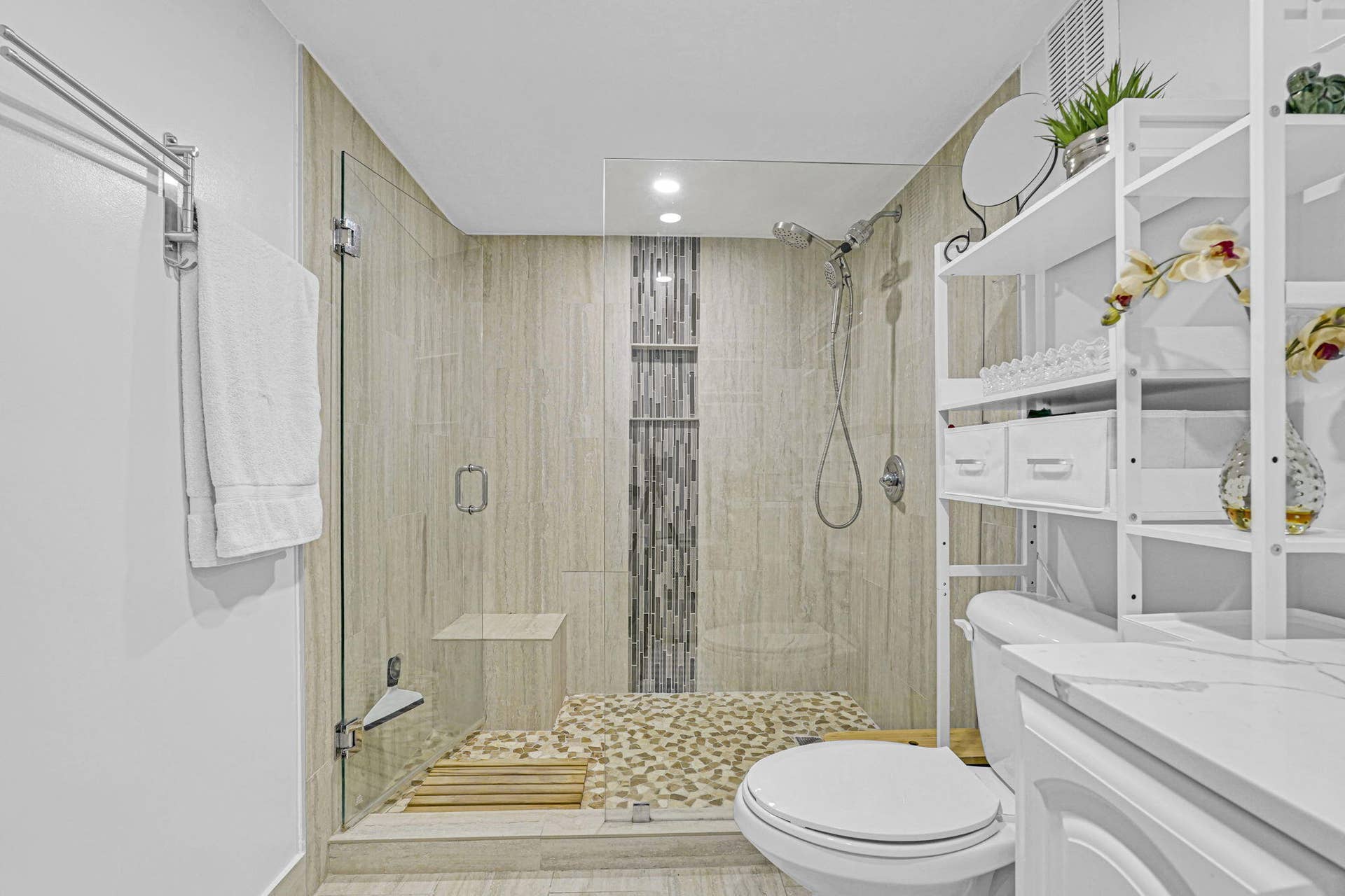 16200 Golf Club Road, #206, Weston, FL 33326 PM Bathroom