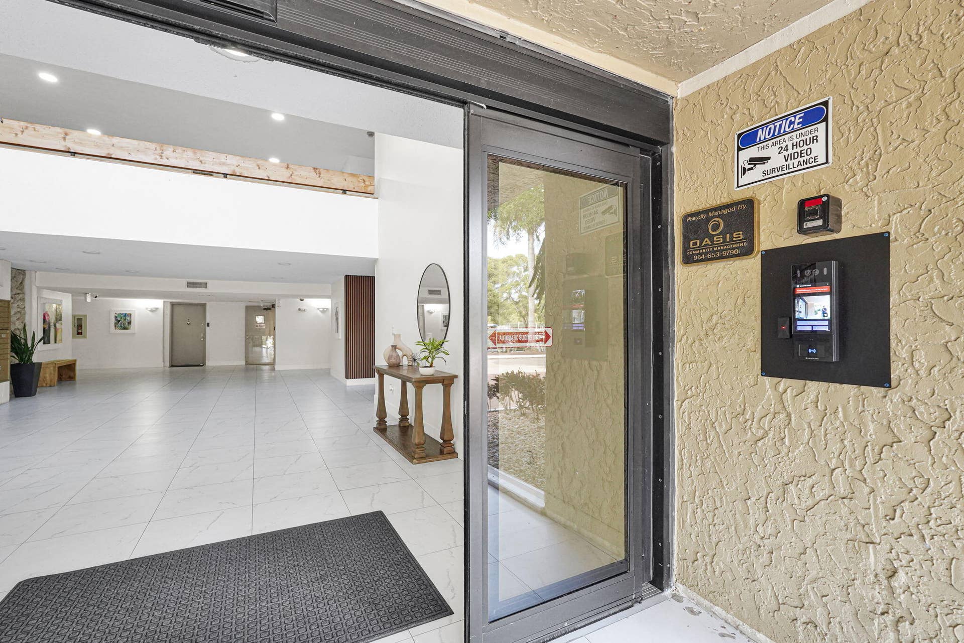 16200 Golf Club Road, #206, Weston, FL 33326 Entrance to the building
