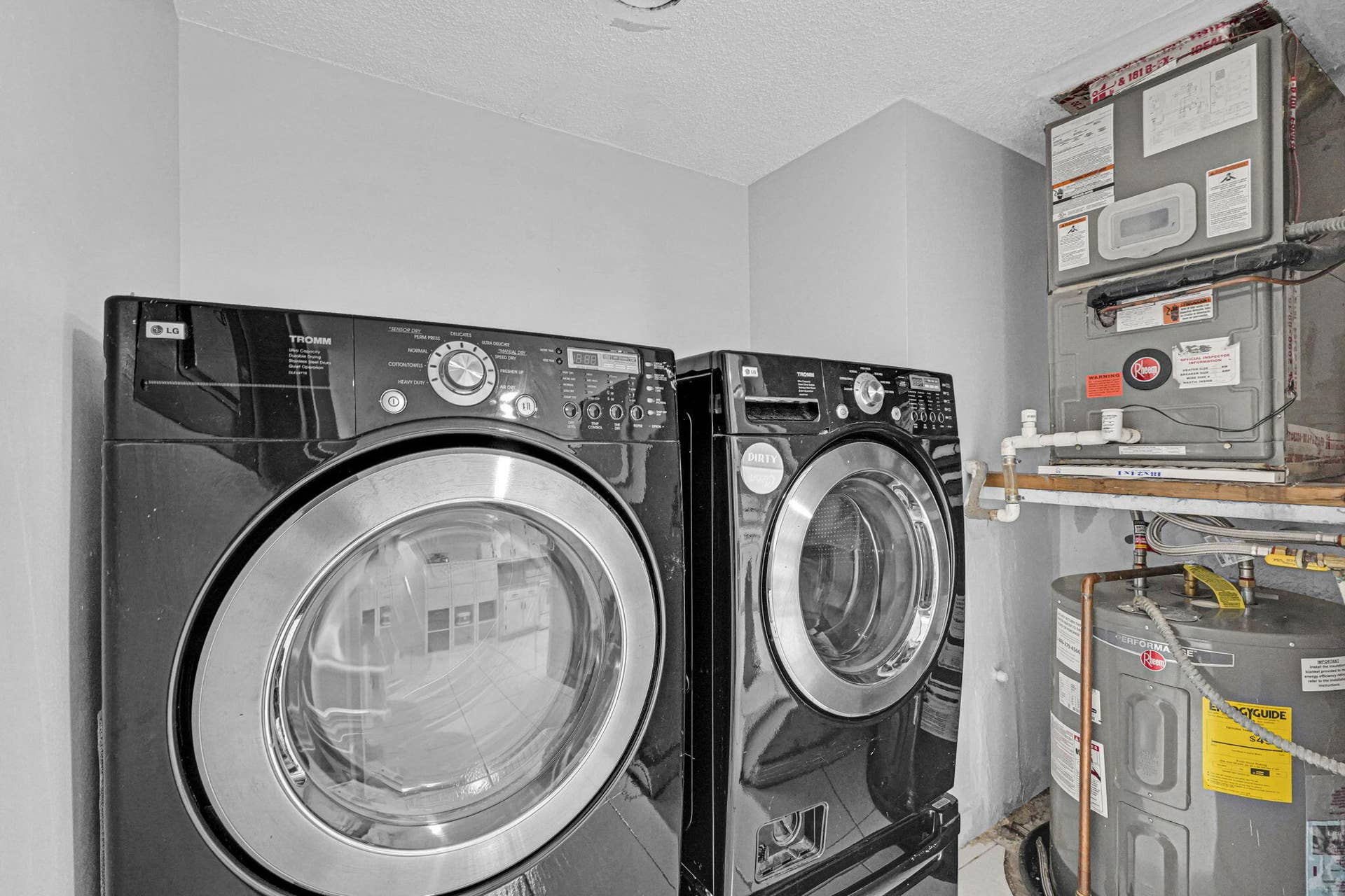 16200 Golf Club Road, #206, Weston, FL 33326 Laundry area