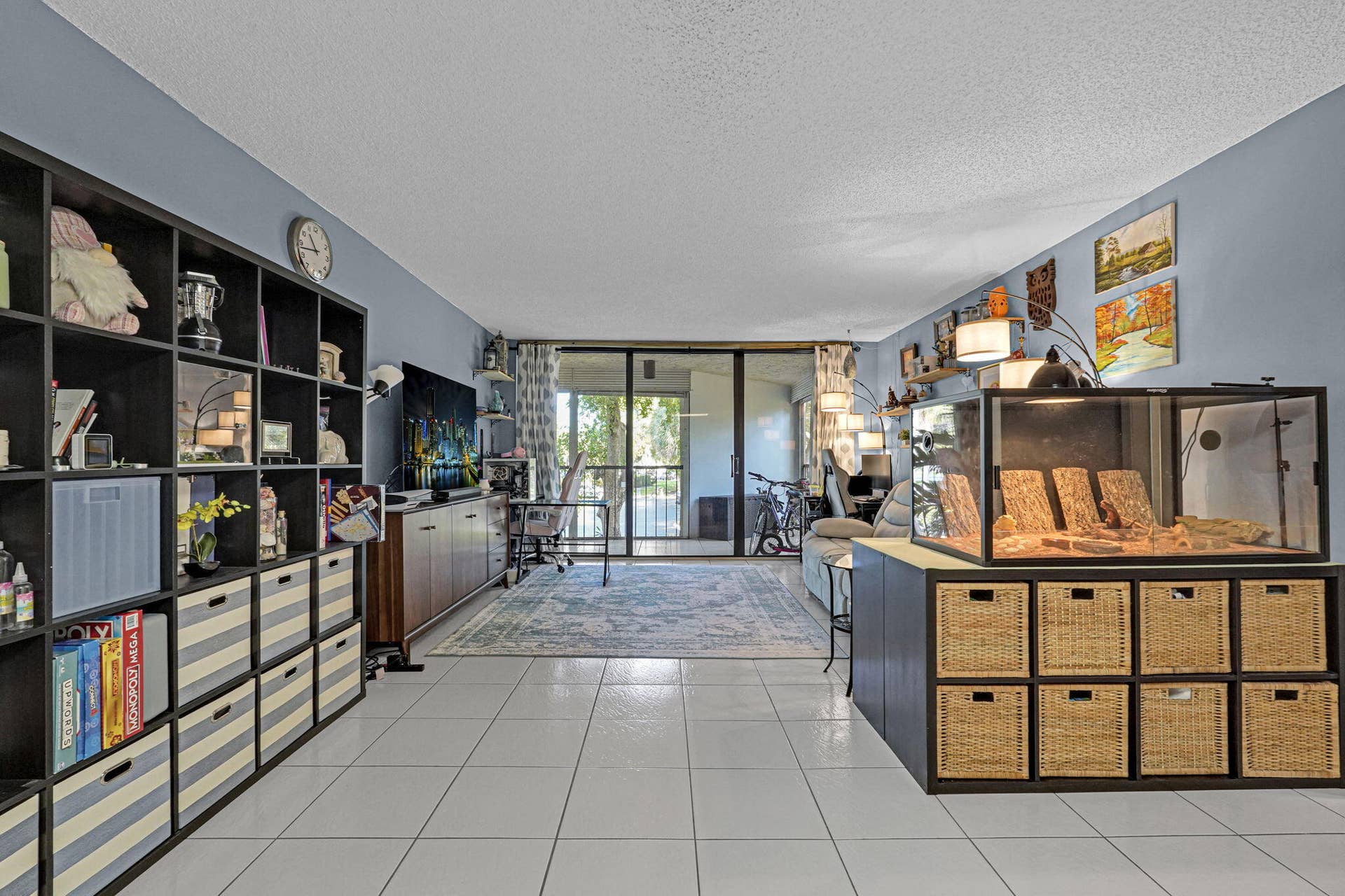 16200 Golf Club Road, #206, Weston, FL 33326 Living room