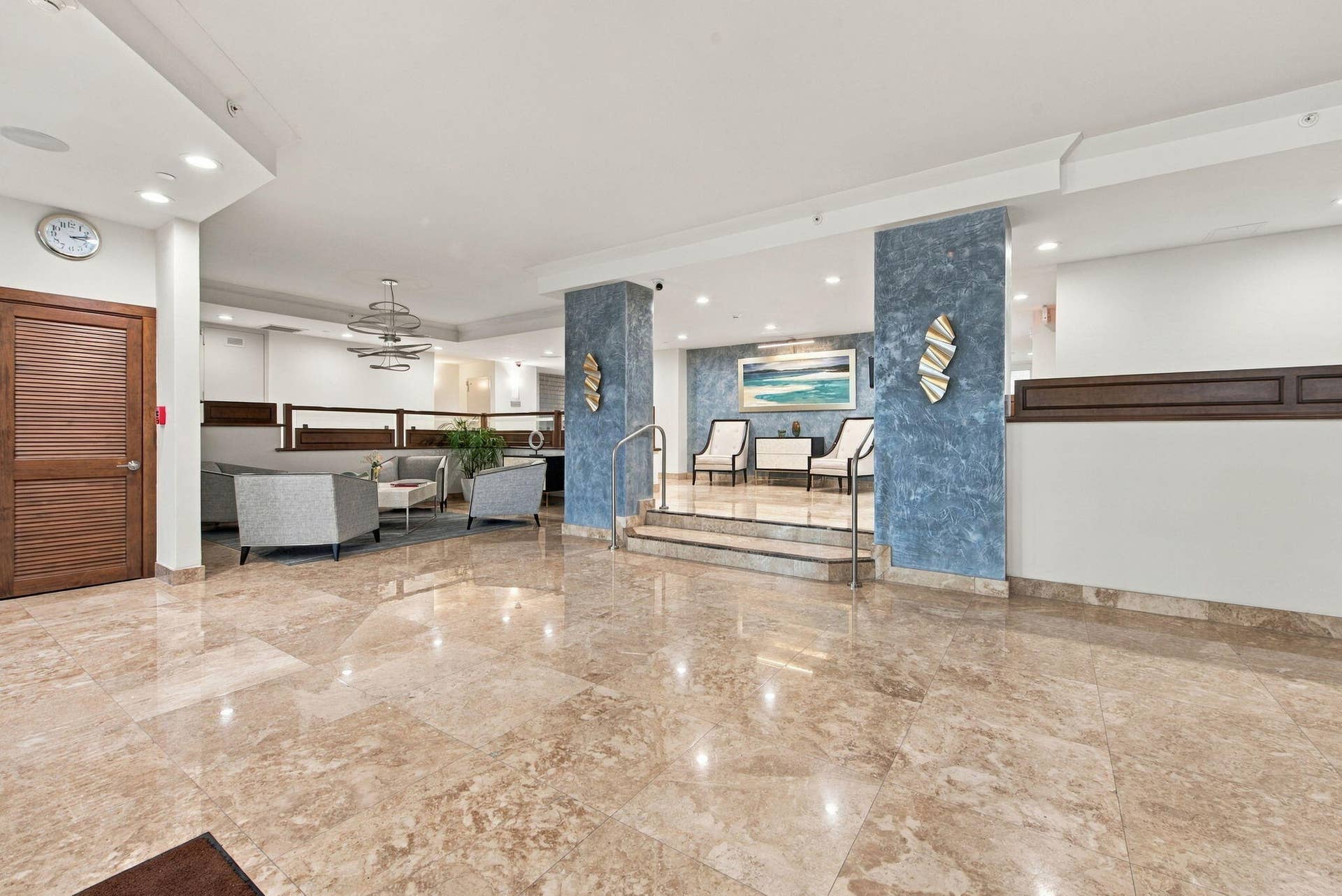 OTHER SIDE OF LOBBY