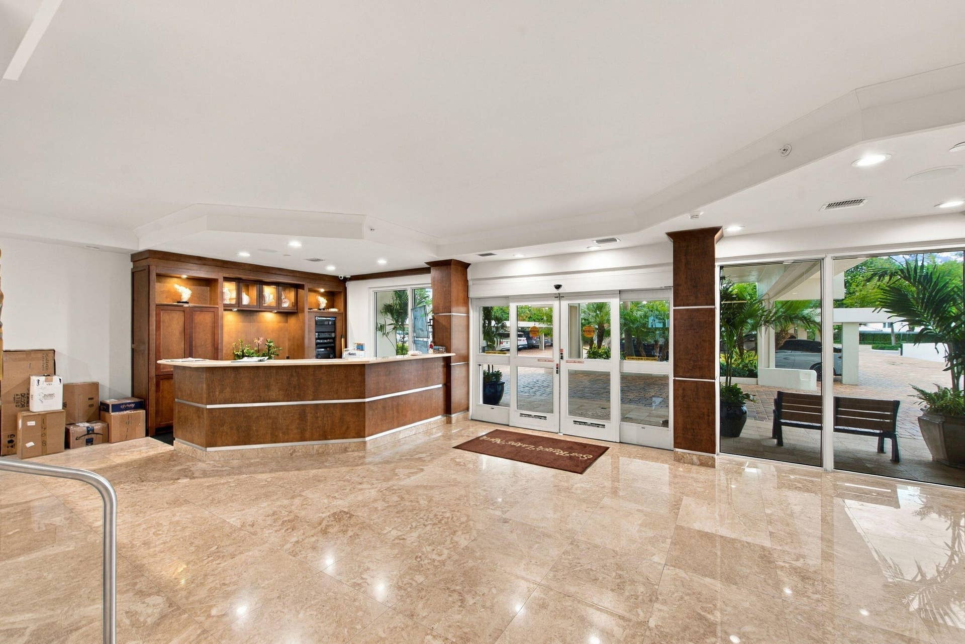 LOBBY WITH 24-HOUR ATTENDANT FOR YOUR SECURITY.
