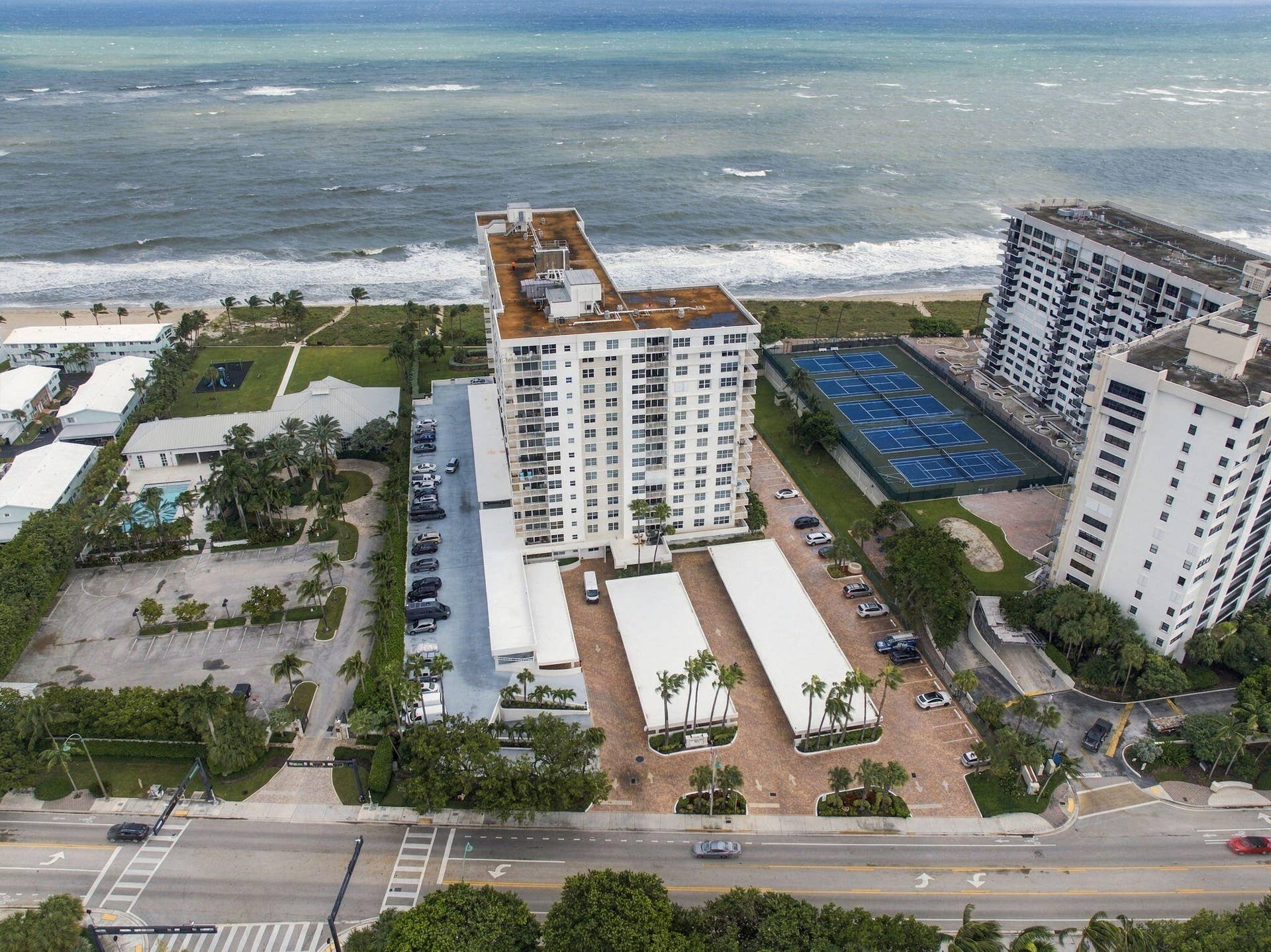 BUILDING IS FINANCIALLY SECURE WITH GOOD RESERVES AND NO PENDING SPECIAL ASSESSMENTS.