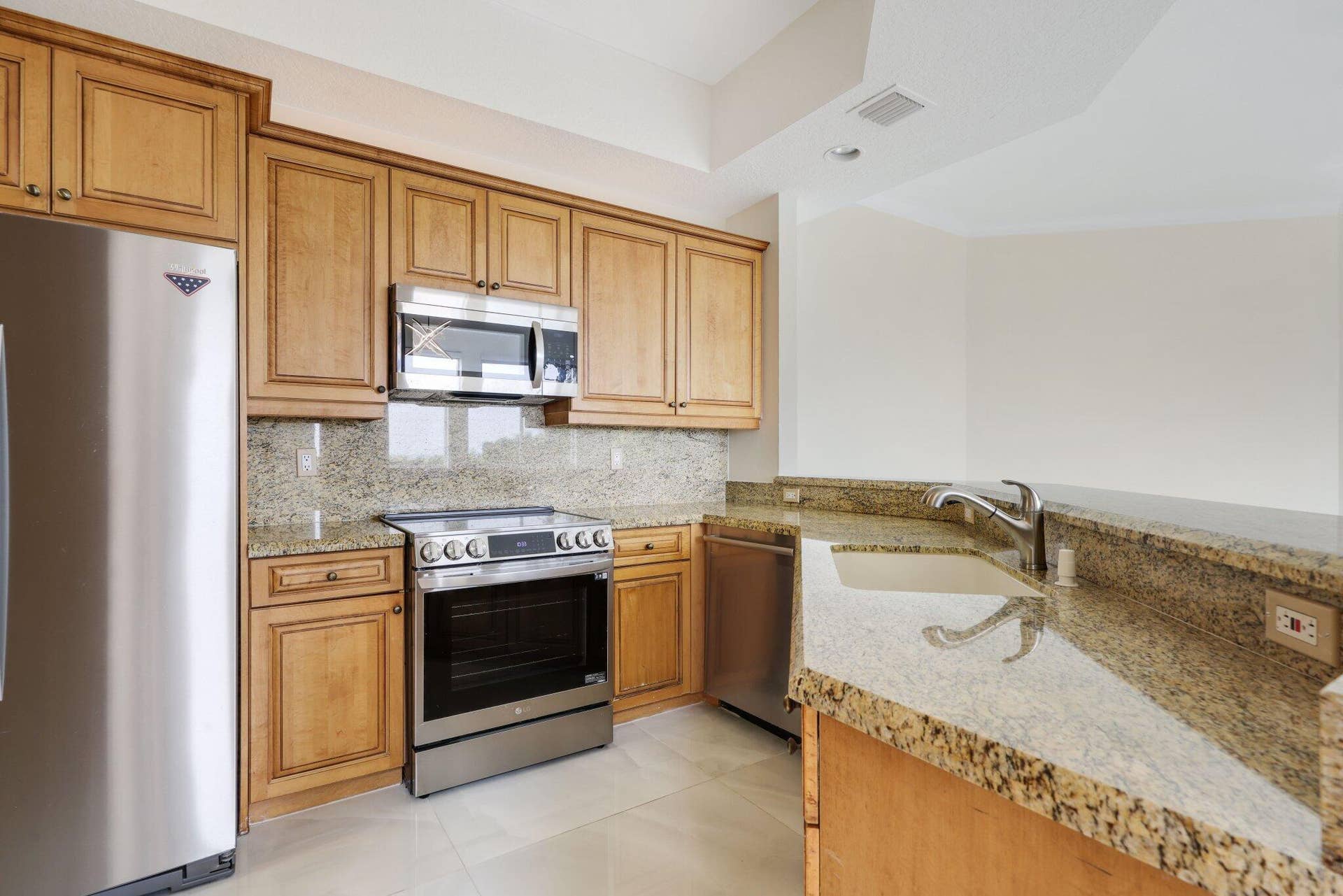1835 S Ocean Boulevard, #L, Delray Beach, FL 33483 1835 South Ocean Boulevard - 14.jpg-SMAL