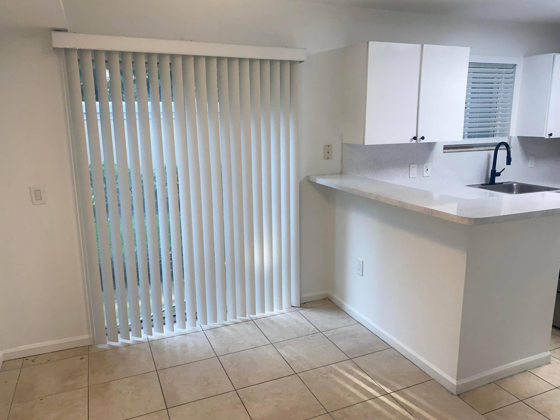 3740 N Jog Road, #106, West Palm Beach, FL 33411 Dining Area