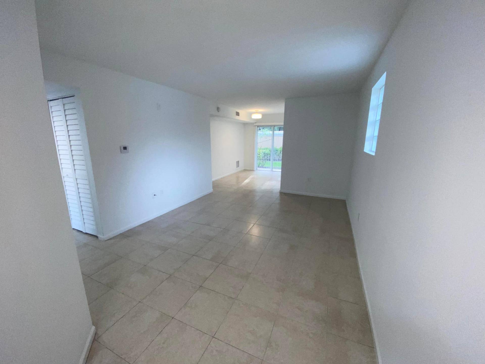 3740 N Jog Road, #106, West Palm Beach, FL 33411 Open Living Area