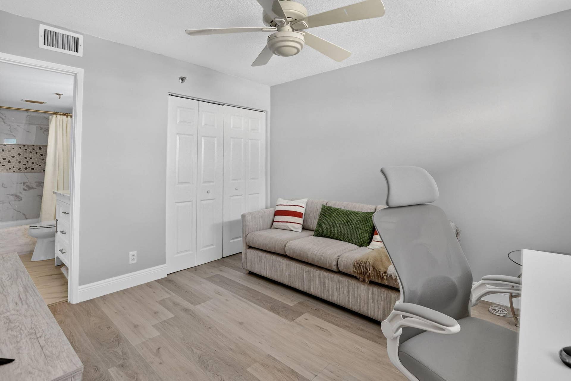 7290 Kinghurst Drive, #807, Delray Beach, Delray Beach, FL 33446 30-web-or-mls-DSC_0886