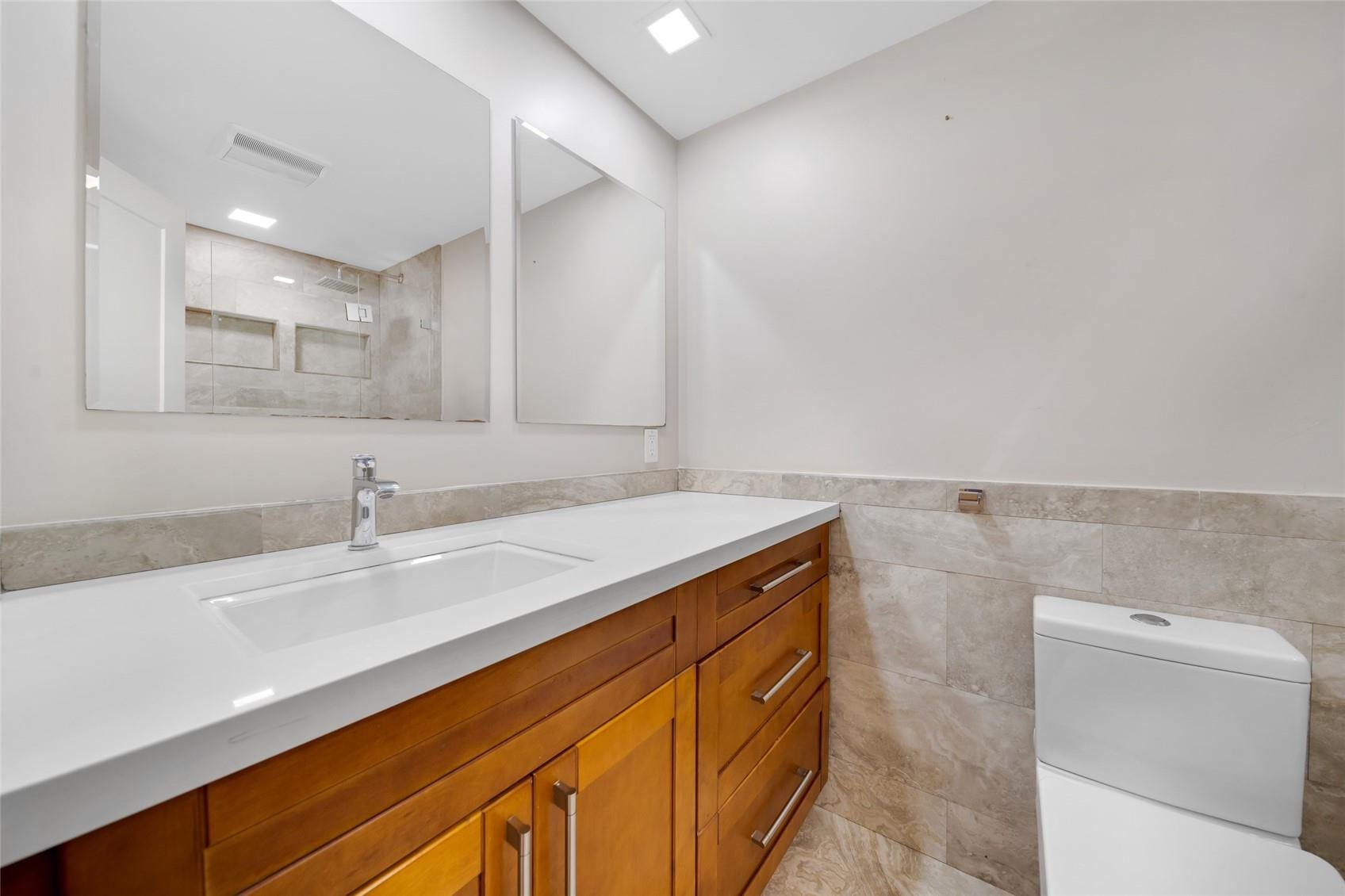 3051 S PALM AIRE Drive, #409, Pompano Beach, Pompano Beach, FL 33069 Photo 23