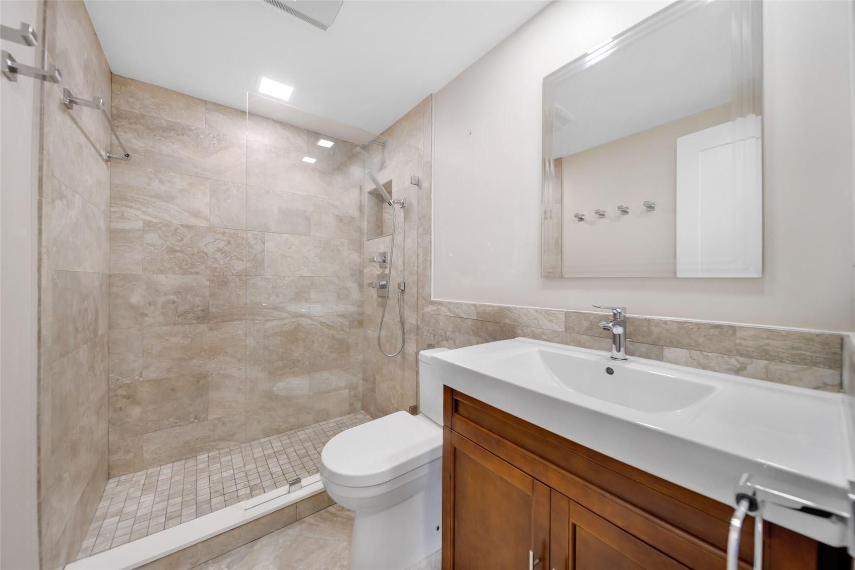 3051 S PALM AIRE Drive, #409, Pompano Beach, Pompano Beach, FL 33069 Photo 22