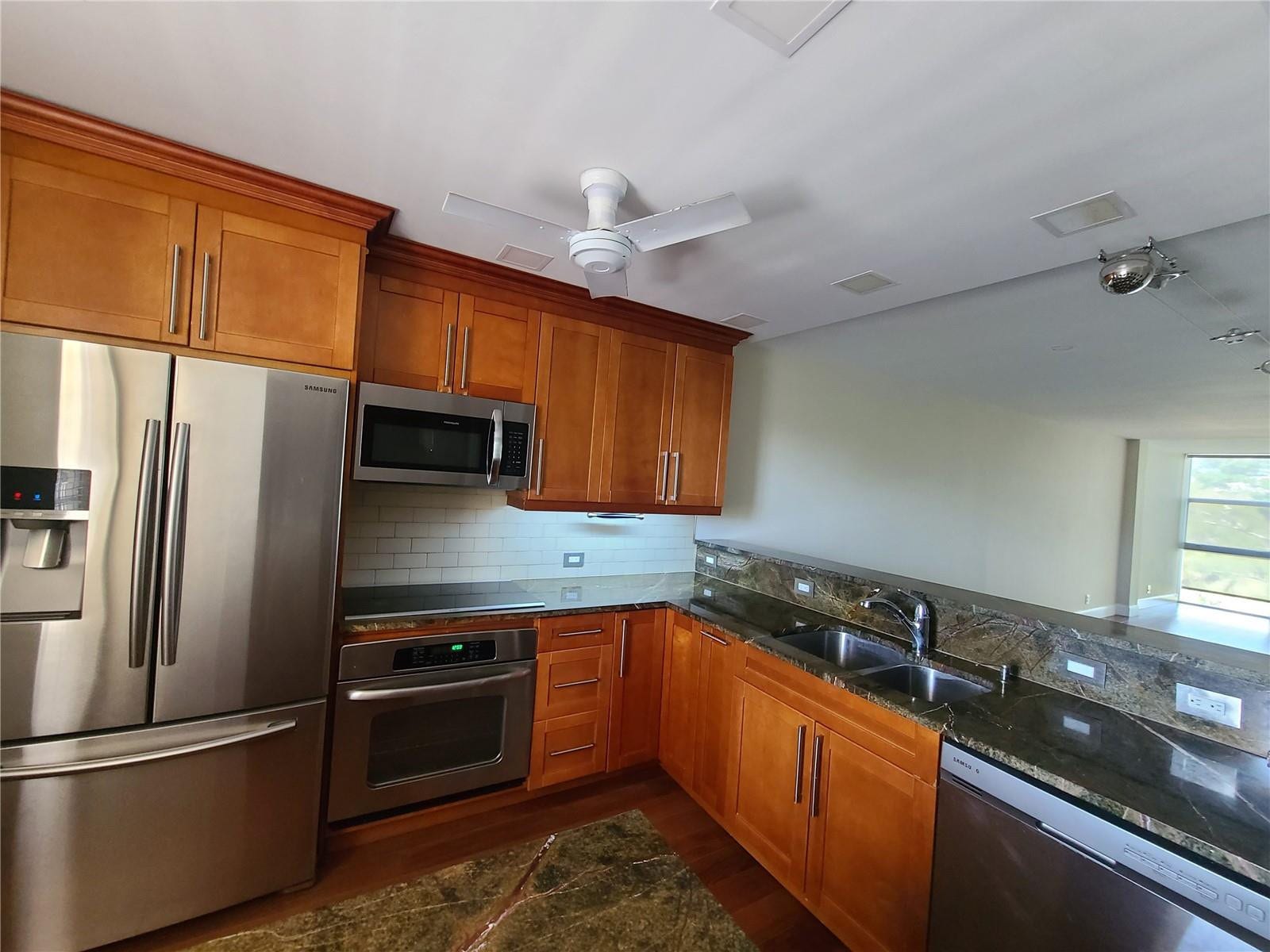 3051 S PALM AIRE Drive, #409, Pompano Beach, Pompano Beach, FL 33069 Photo 3