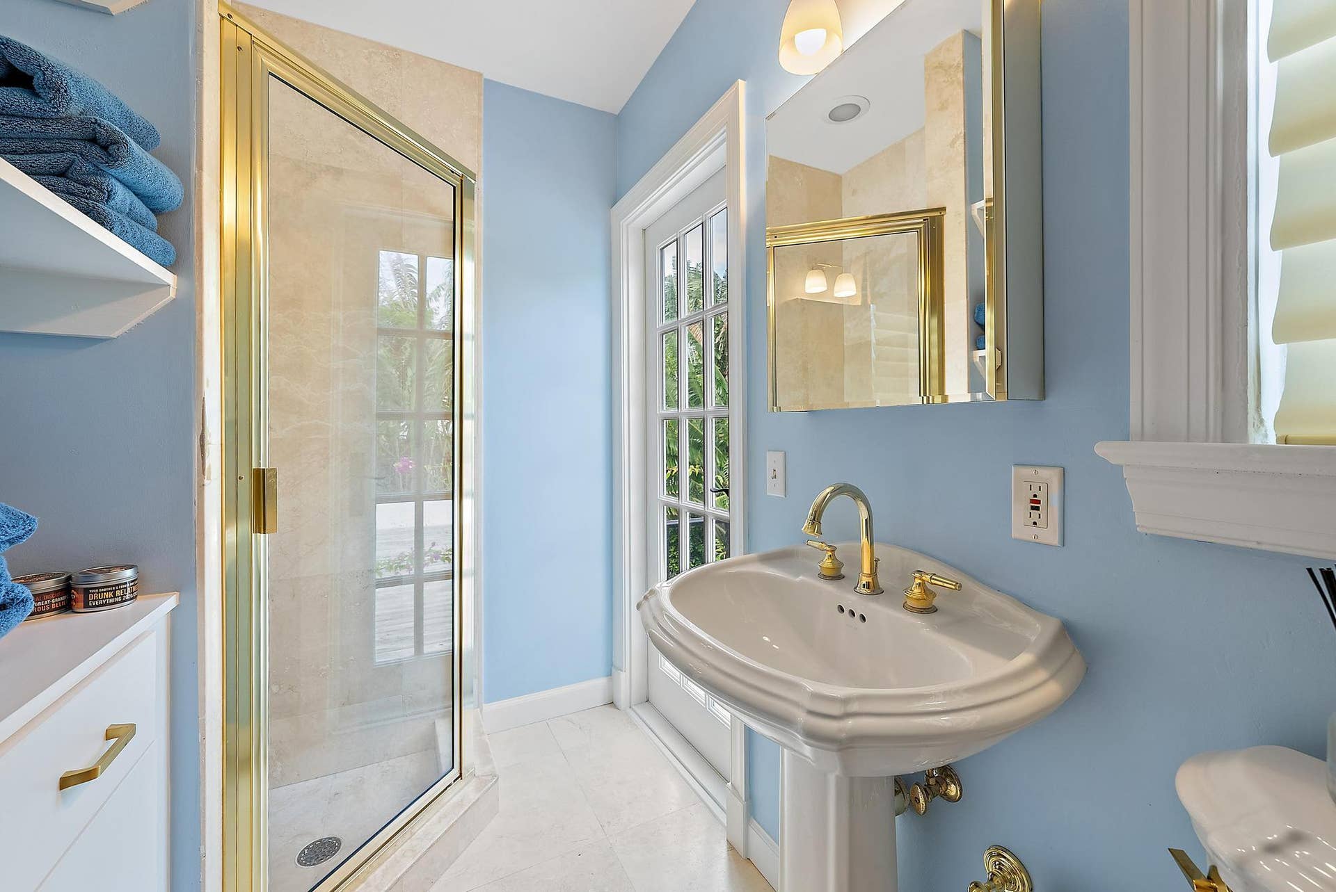 325 Seaspray Avenue-27