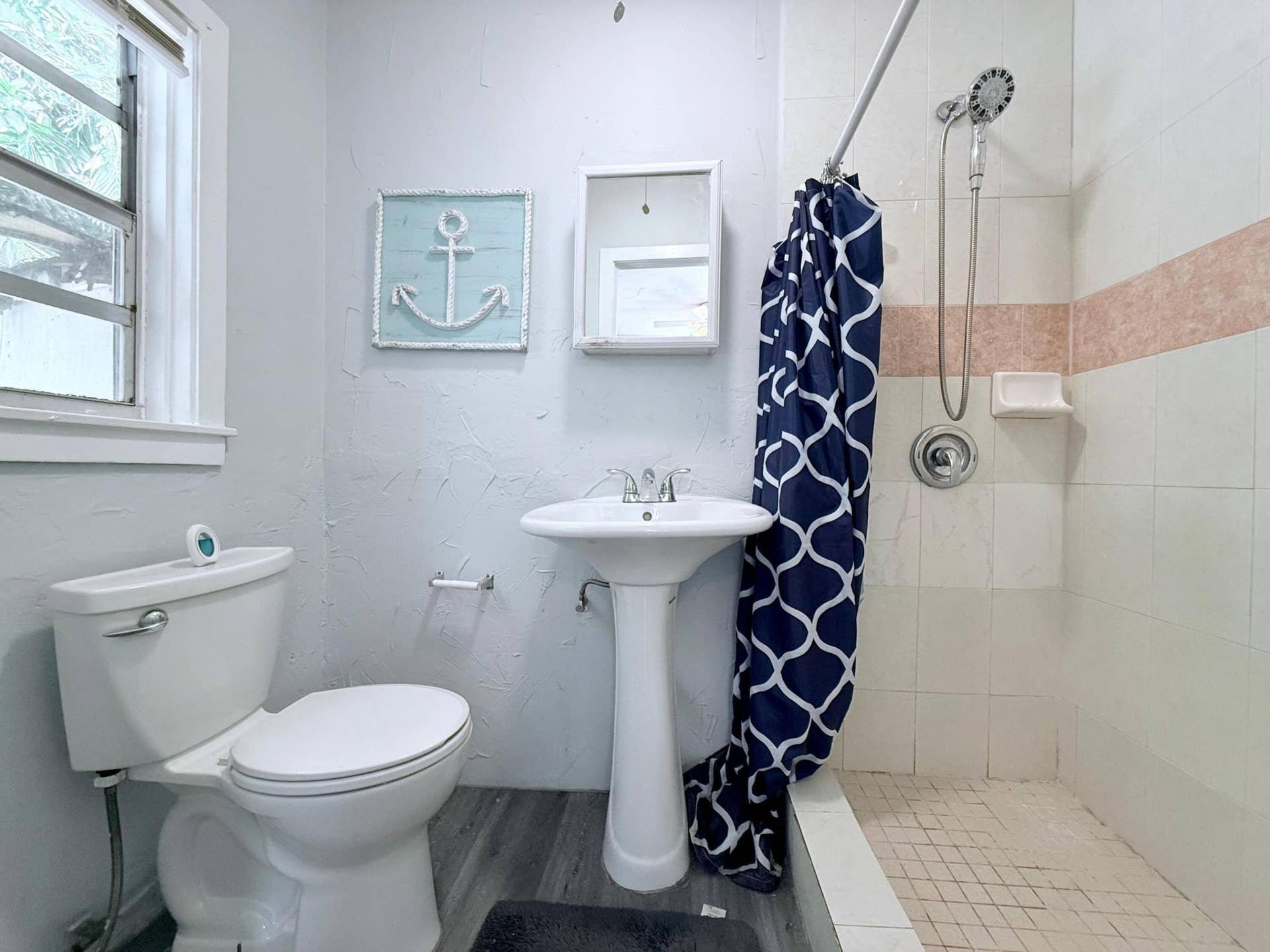 517 Kanuga Drive, #4, West Palm Beach, West Palm Beach, FL 33401 kanuga bathroom