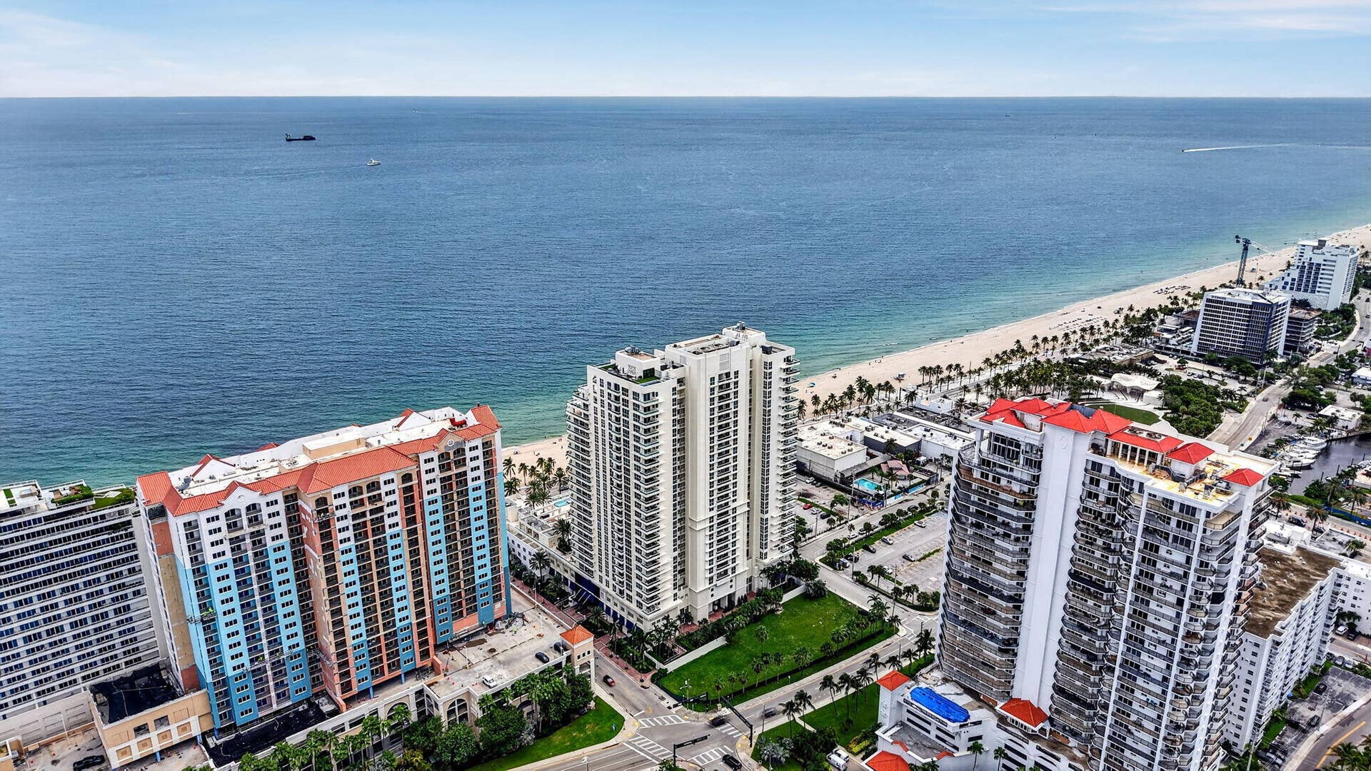 101 S FORT LAUDERDALE BEACH Boulevard, #2407, Fort Lauderdale, Fort Lauderdale, FL 33316 87-web-or-mls-DJI_20260921134024_0116_D
