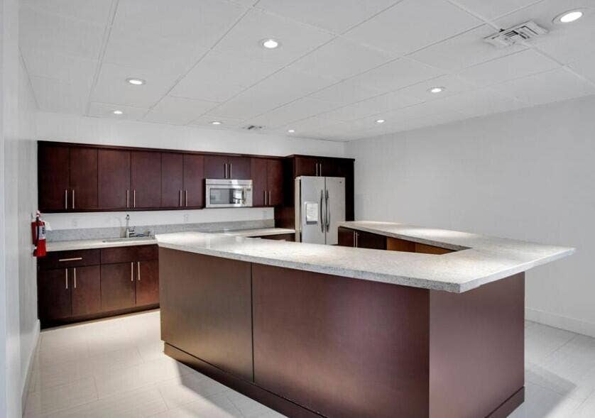 3015 N OCEAN Boulevard, #15C, Fort Lauderdale, Fort Lauderdale, FL 33308 Club Kit
