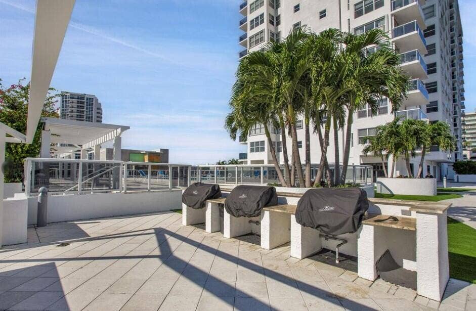 3015 N OCEAN Boulevard, #15C, Fort Lauderdale, Fort Lauderdale, FL 33308 BBQ area