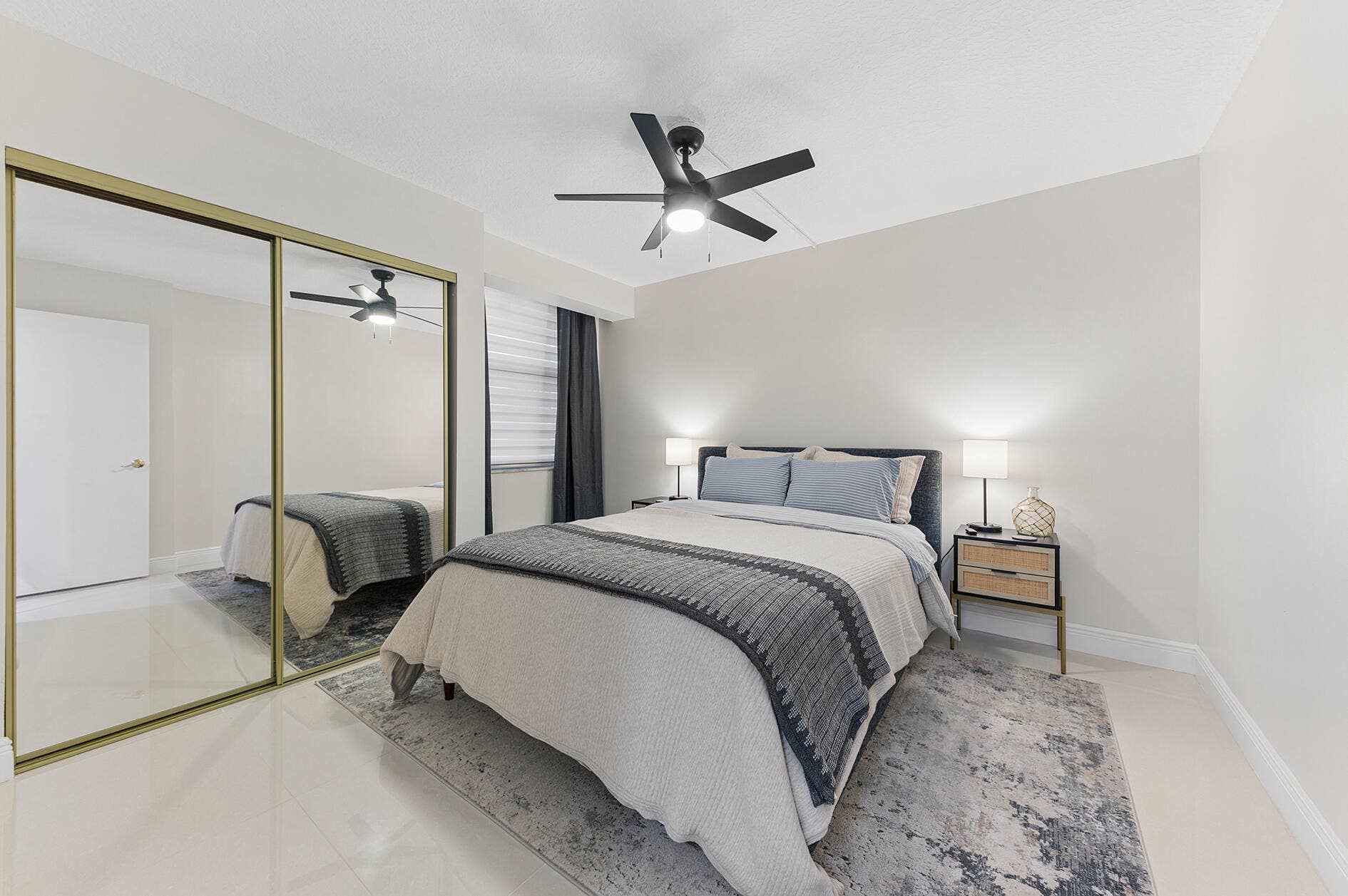 2025 LAVERS Circle, #D404, Delray Beach, FL 33444 Guest room