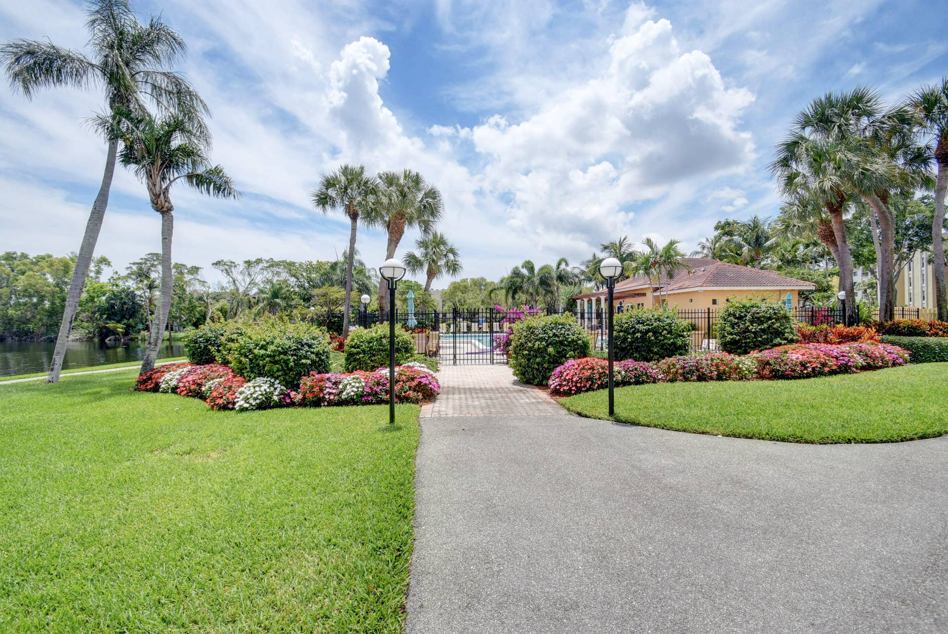 2025 LAVERS Circle, #D404, Delray Beach, FL 33444 Pool entrance