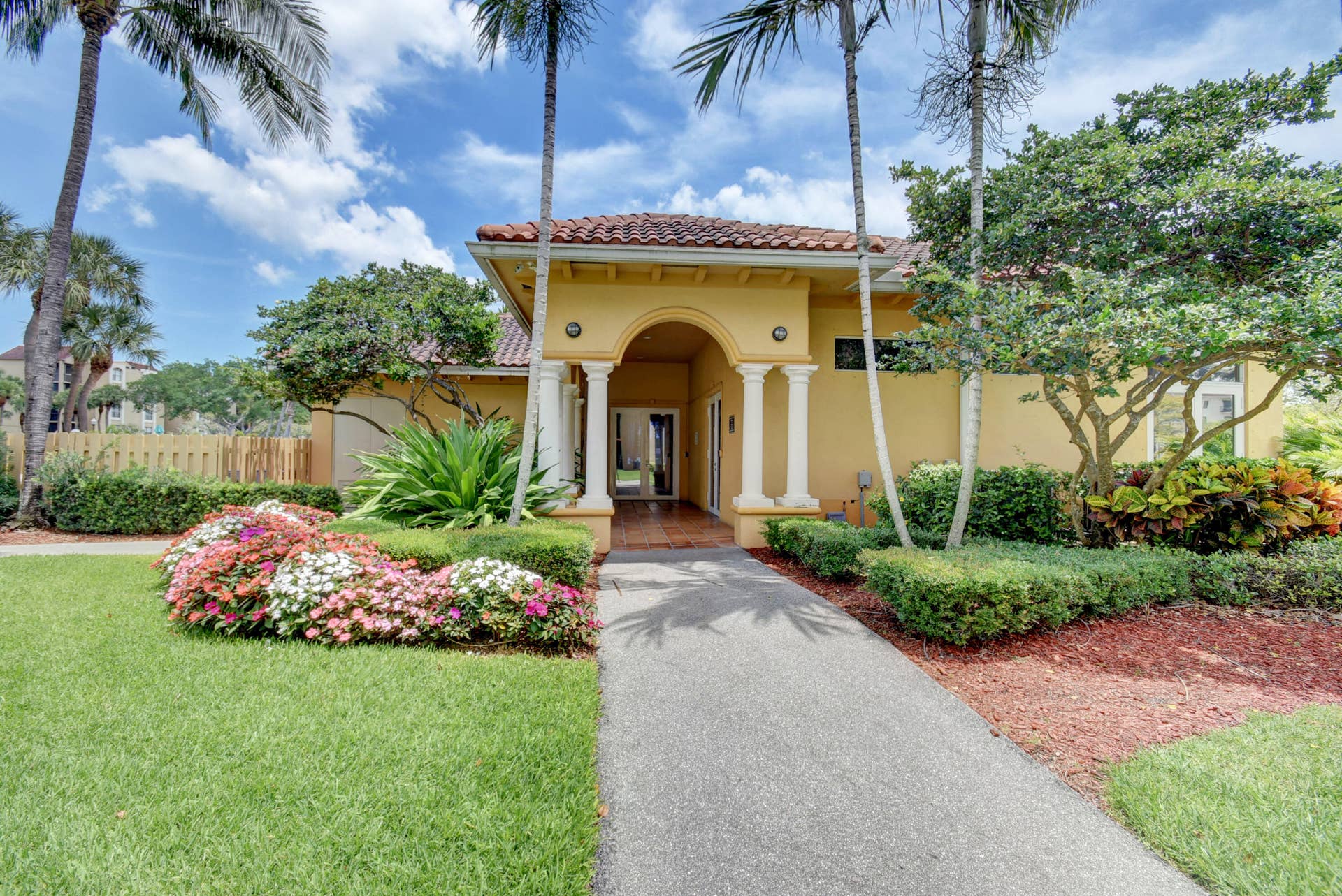 2025 LAVERS Circle, #D404, Delray Beach, FL 33444 Clubhouse