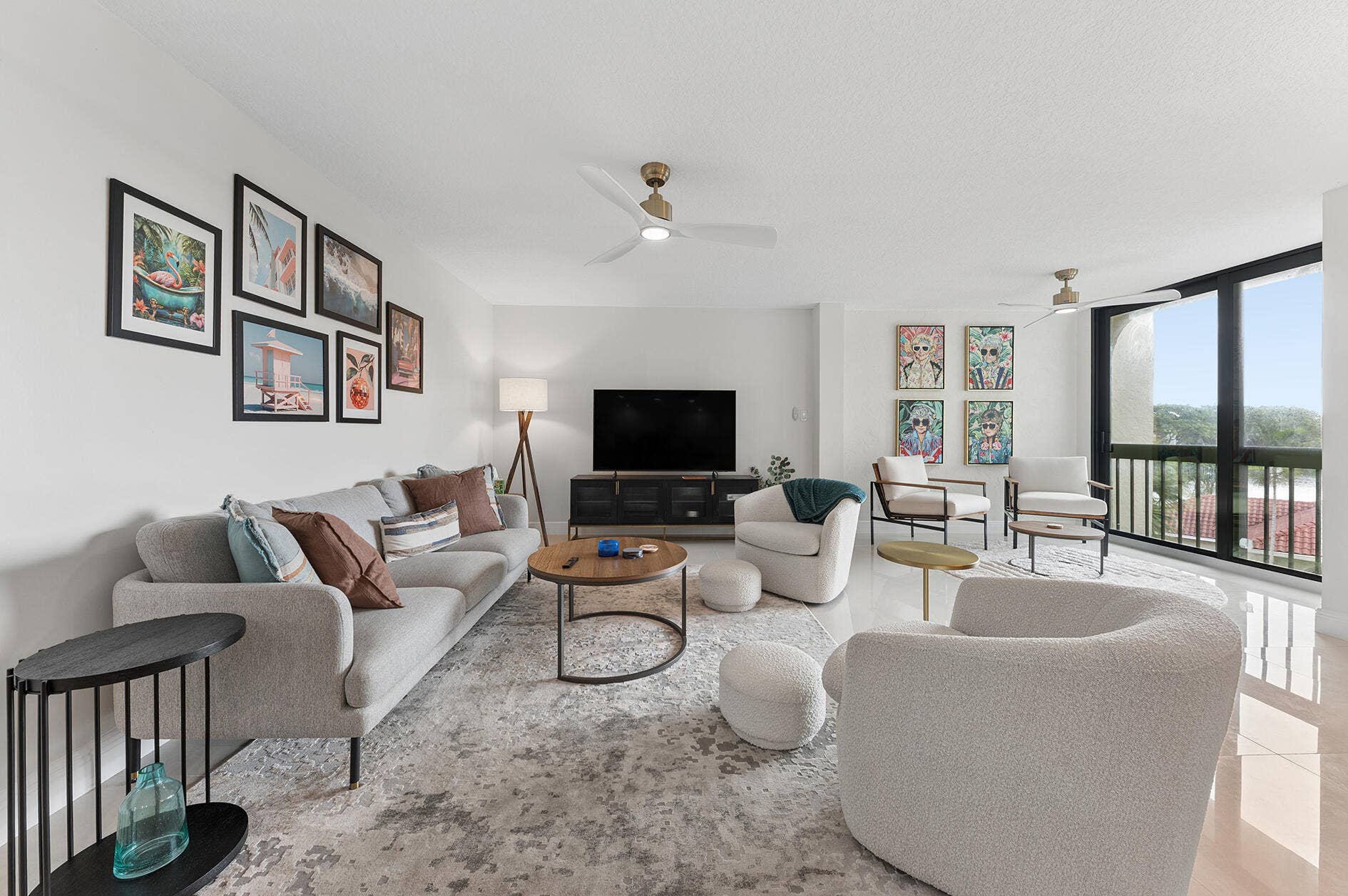2025 LAVERS Circle, #D404, Delray Beach, FL 33444 Living room