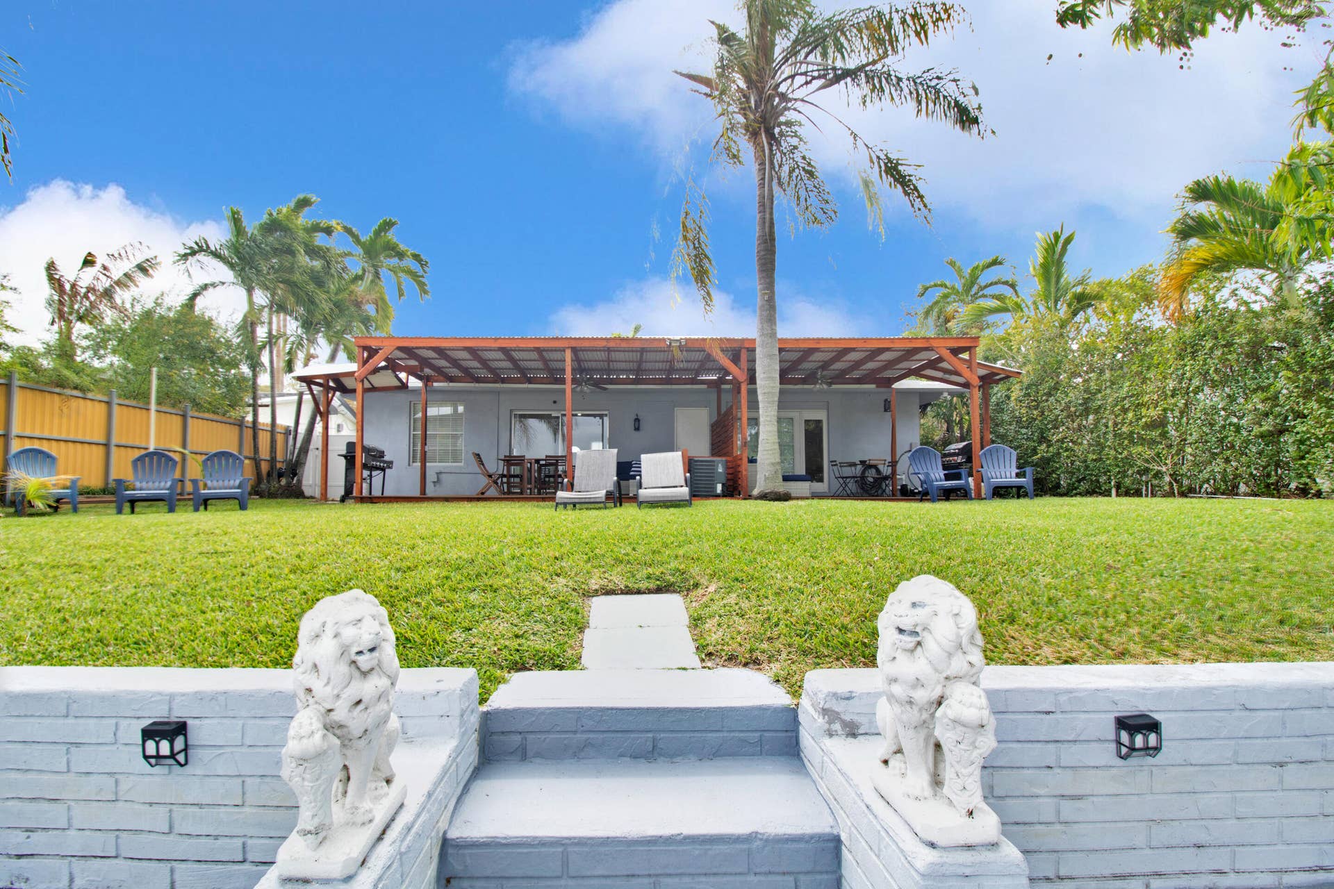 1031 SW 3RD Street, Hallandale Beach, FL 33009 IMG_2887