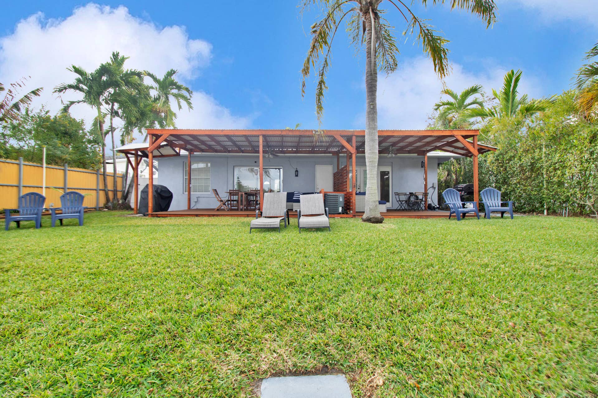 1031 SW 3RD Street, Hallandale Beach, FL 33009 IMG_2874