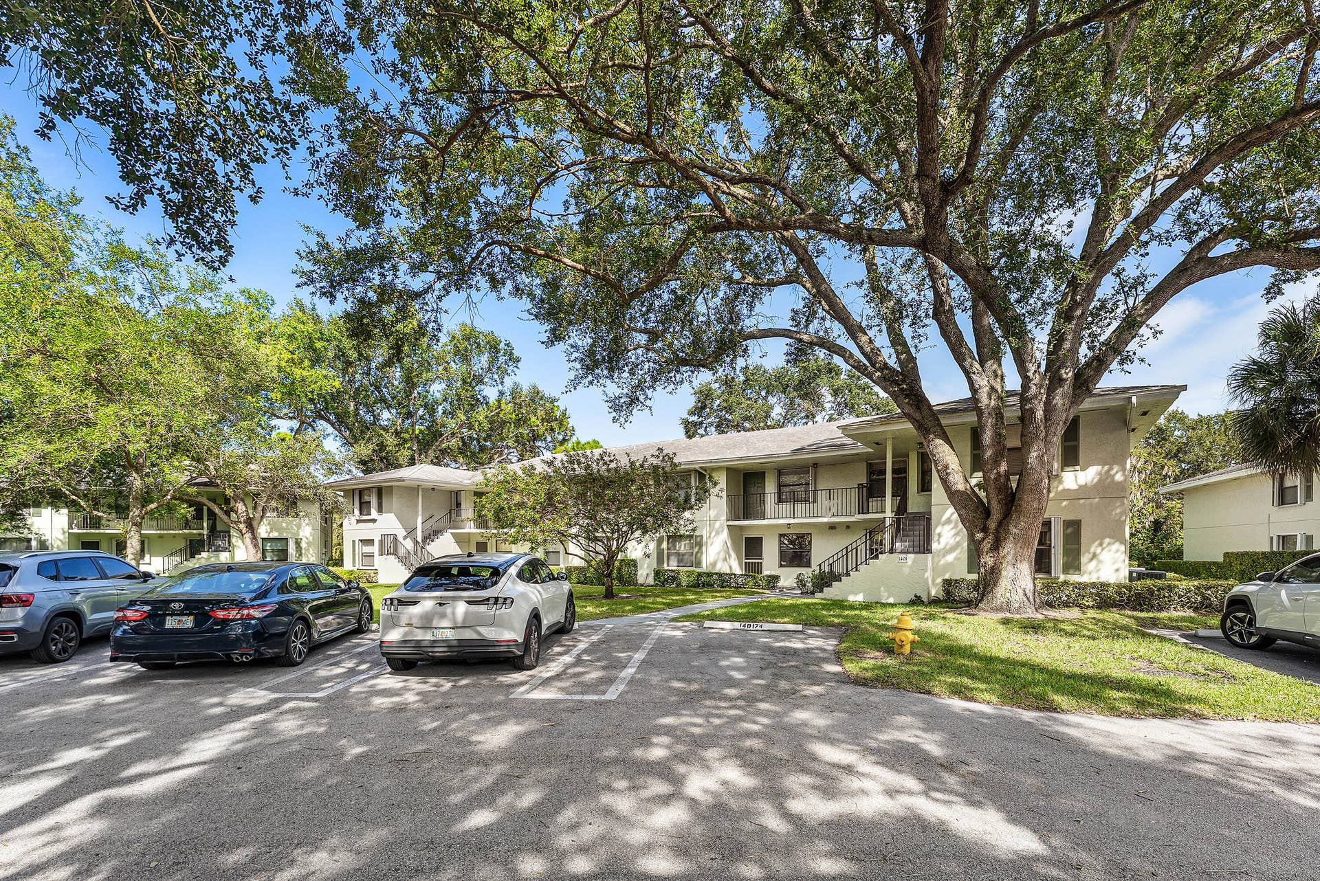 1401 Sabal Ridge Circle, #F, Palm Beach Gardens, FL 33418 001-1401SabalRidgeCircle-F-PalmBeachGard