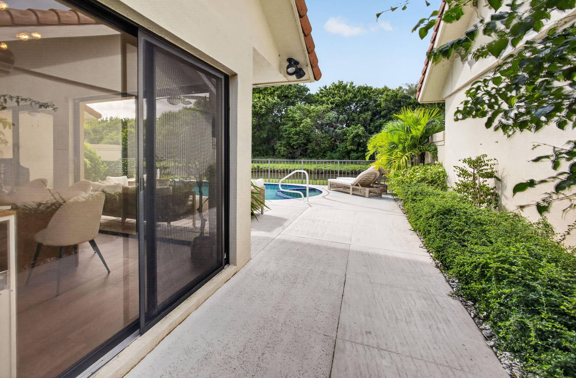 2765 HAWTHORNE Lane, West Palm Beach, FL 33409 64