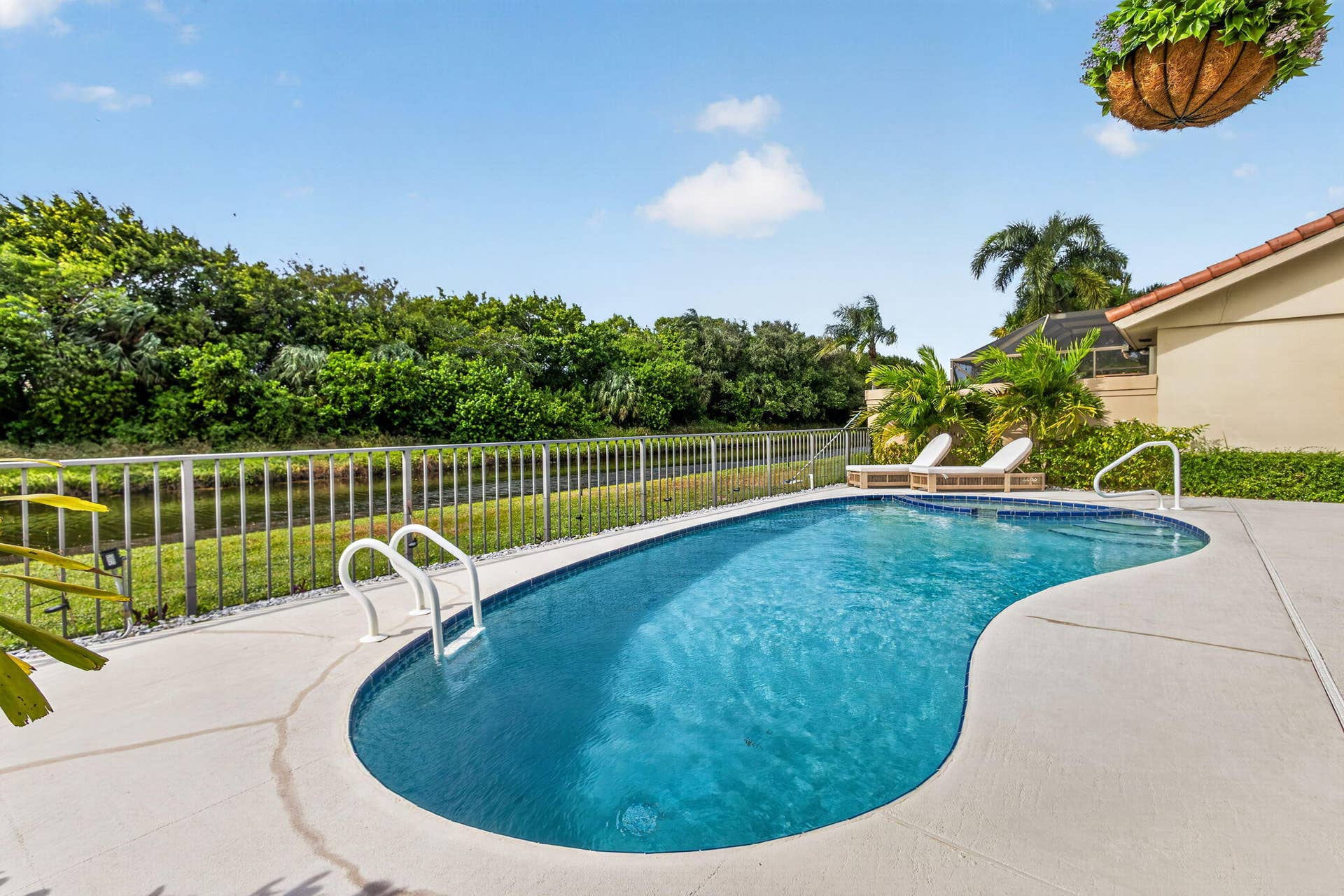 2765 HAWTHORNE Lane, West Palm Beach, FL 33409 59