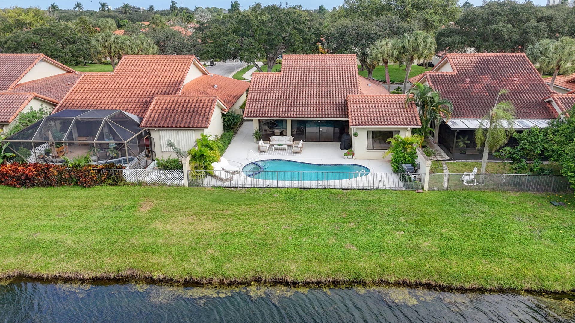 2765 HAWTHORNE Lane, West Palm Beach, FL 33409 4