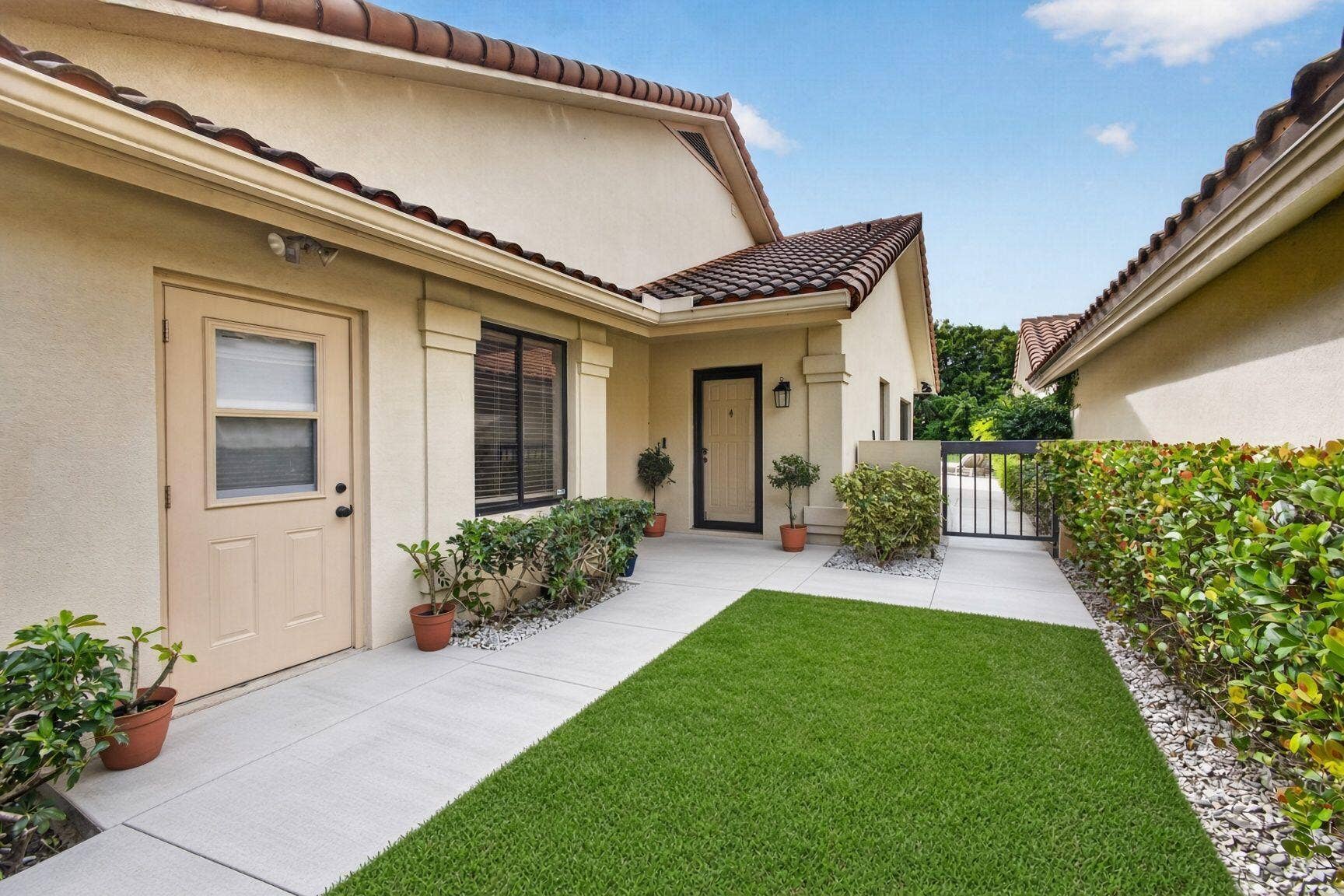 2765 HAWTHORNE Lane, West Palm Beach, FL 33409 8