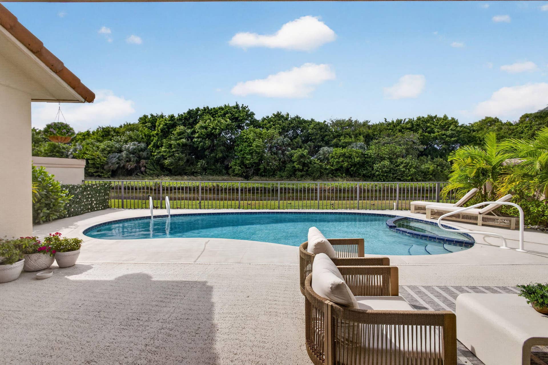 2765 HAWTHORNE Lane, West Palm Beach, FL 33409 61