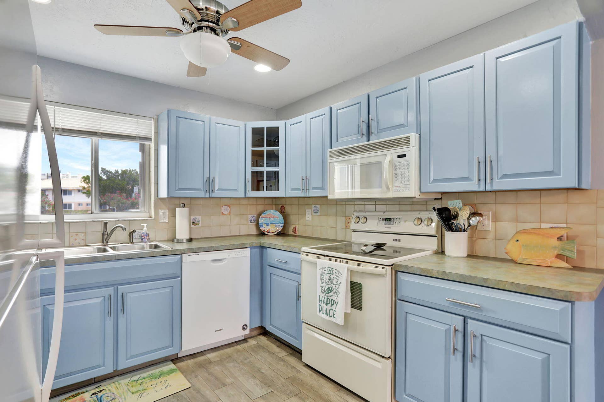 999 N RIVERSIDE Drive, #3, Pompano Beach, FL 33062 12-web-or-mls-001L7738